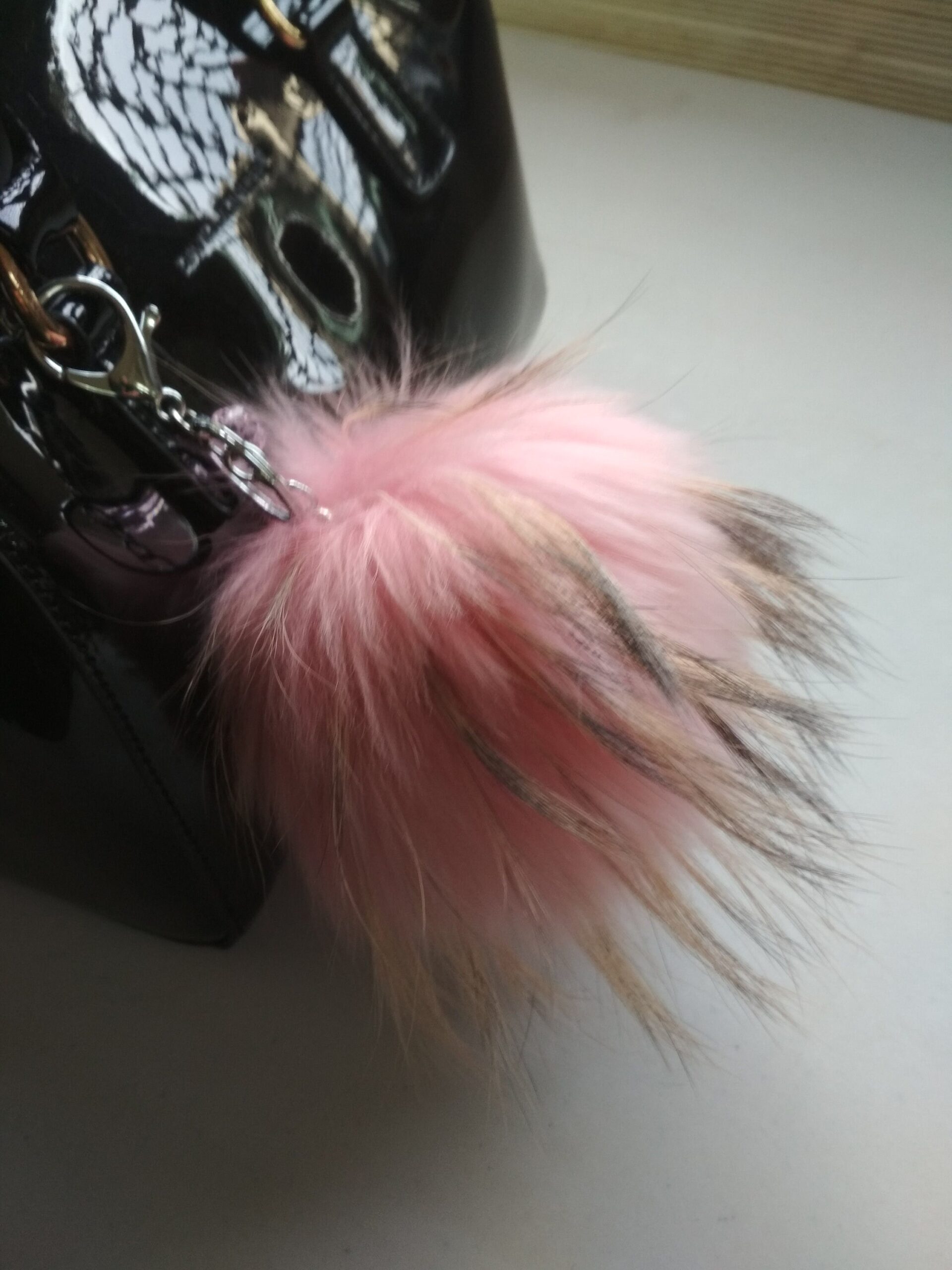 Fur pon pon keychain accessories pink gold details color, - Image 3