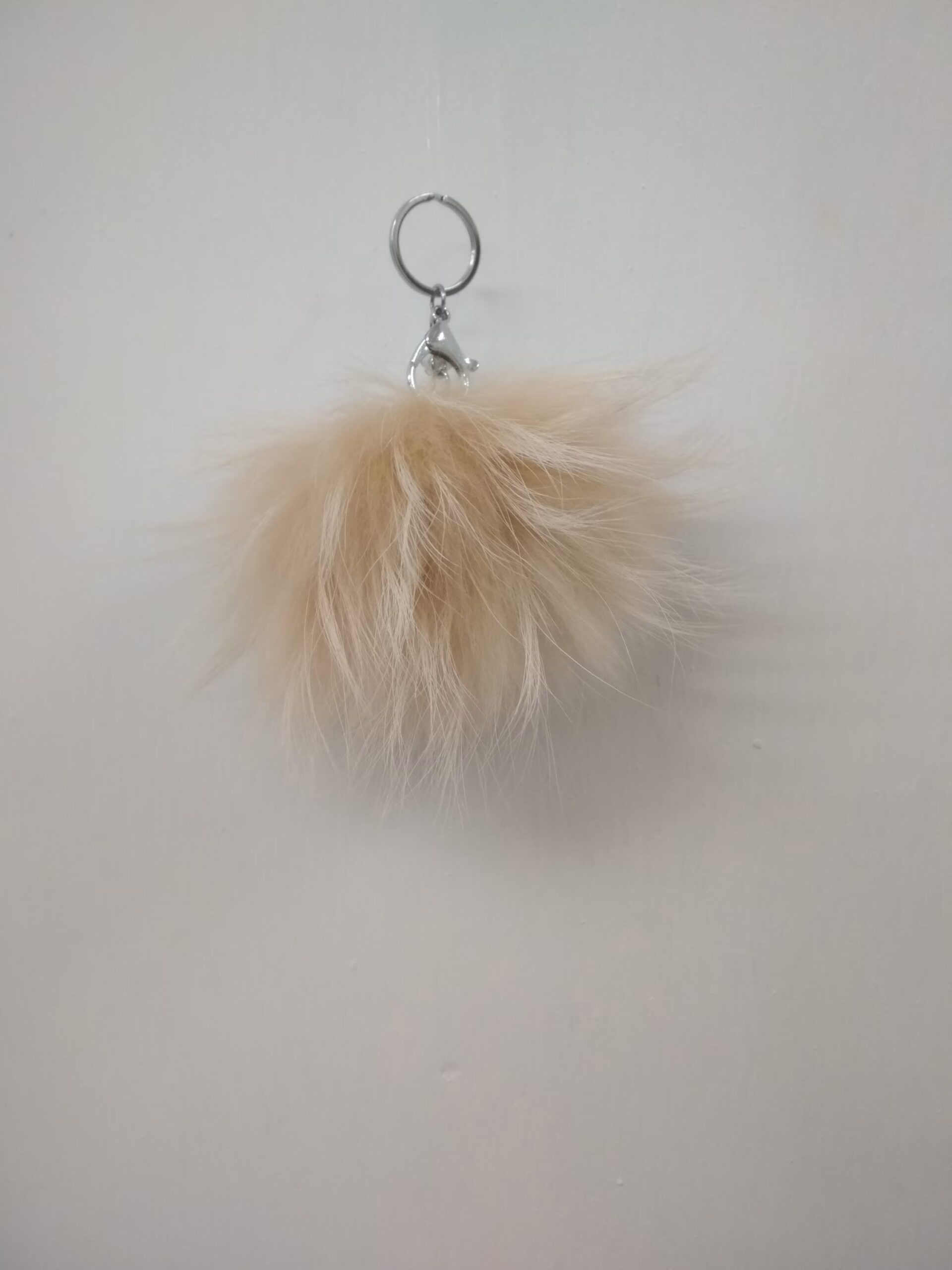 Fur pon pon keychain accessories bige color,