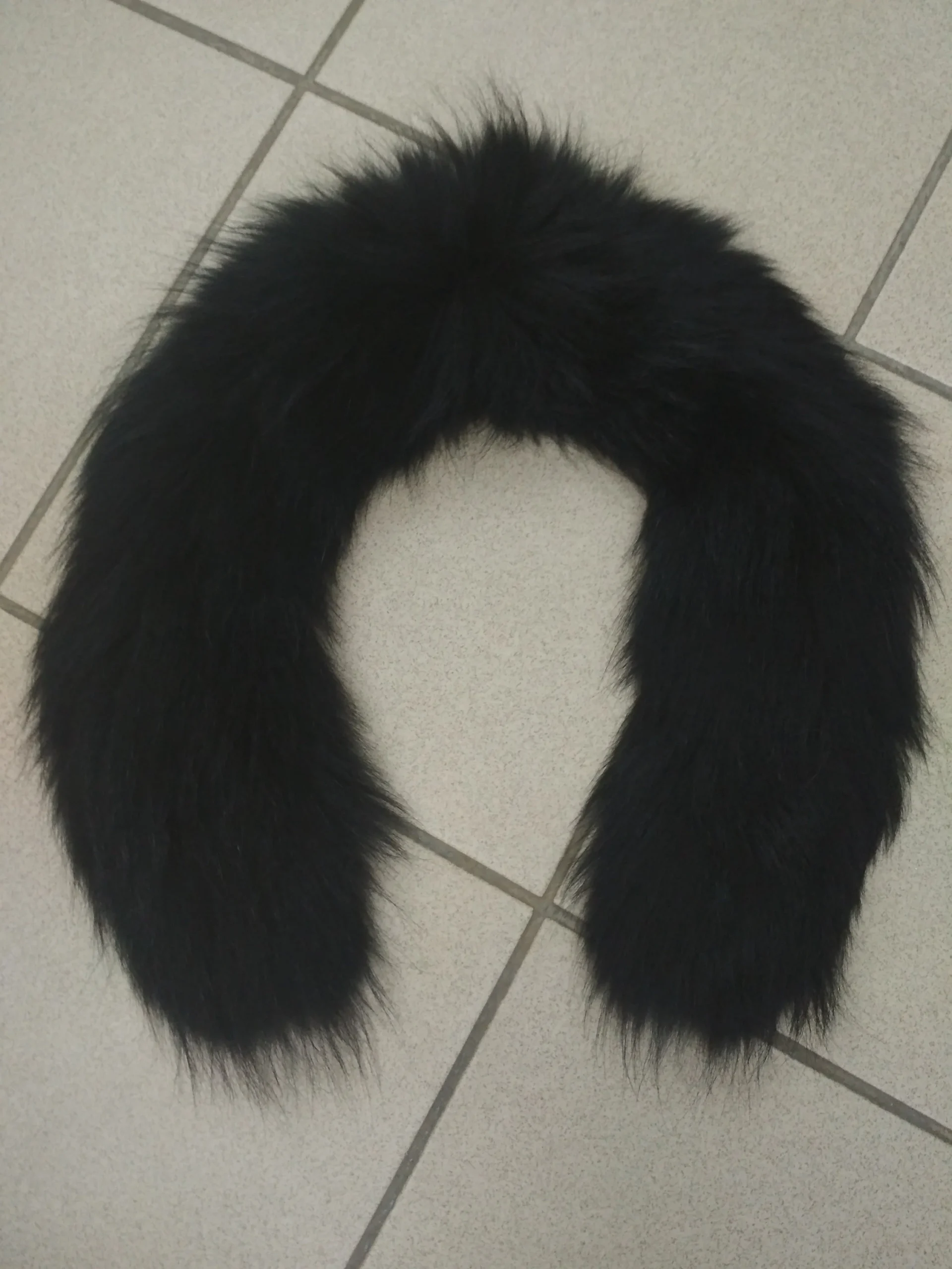 Black Finn Raccoon Fur Hood Trim: Sew-On Fur Scarf (73cm)