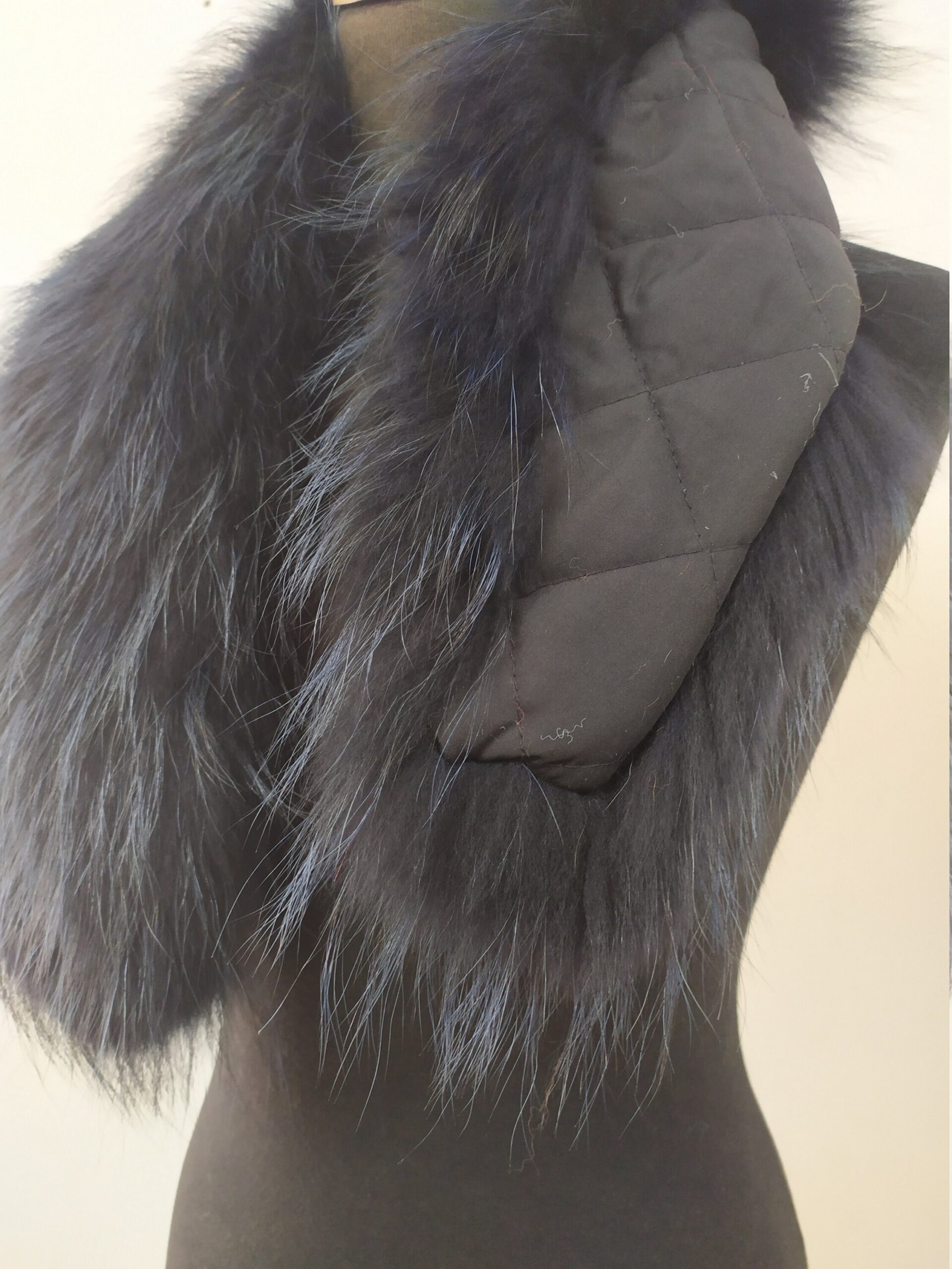 Finn Raccoon high quality fur collar Dark blue color, coat winter accessories - Image 4