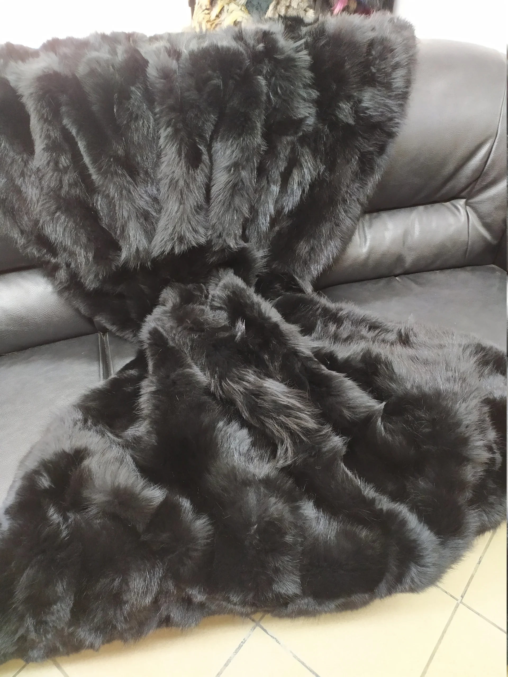 Real Coyote fur blanket throw black color, Home warmer - Image 3