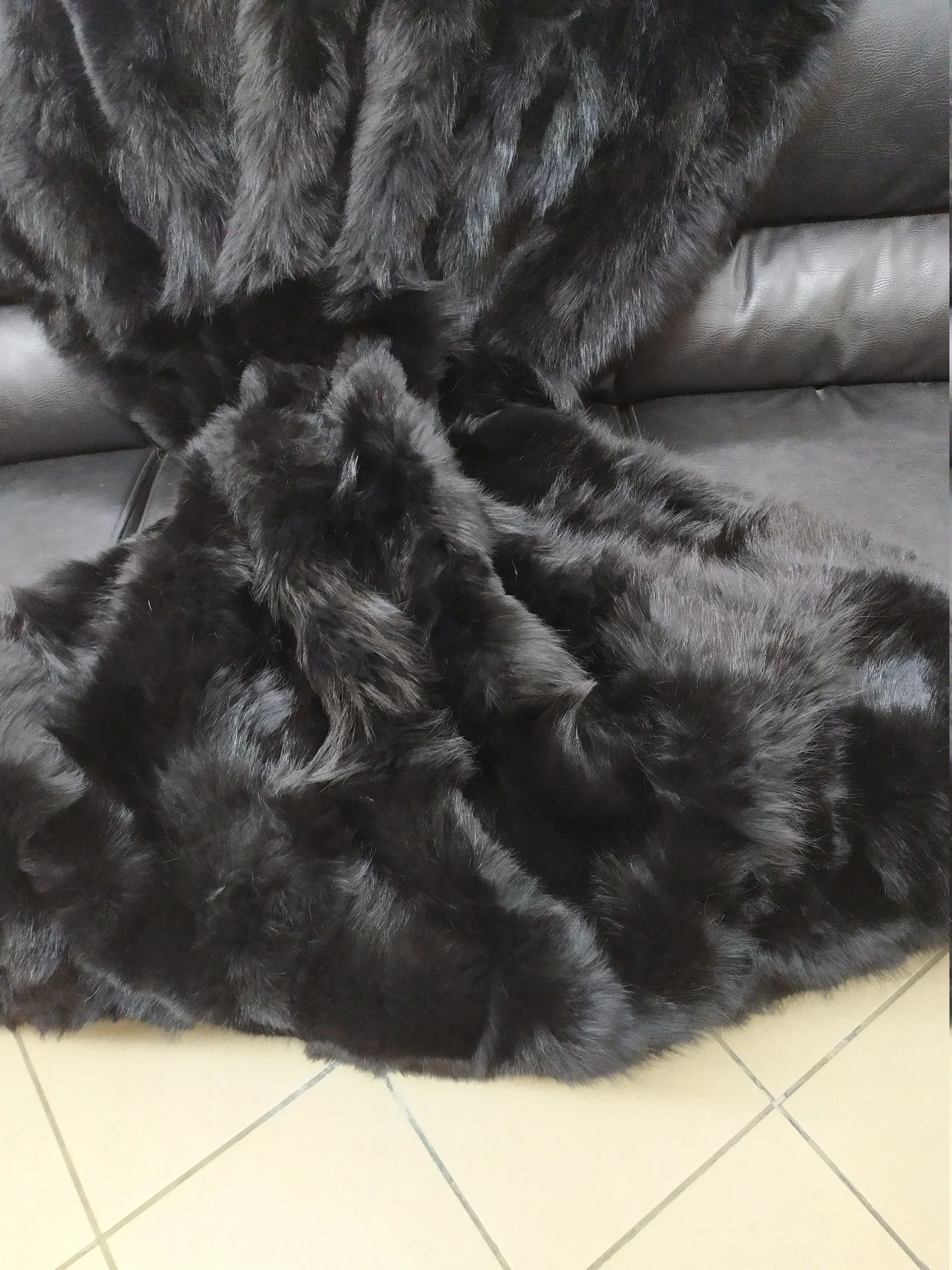 Real Coyote fur blanket throw black color, Home warmer - Image 4