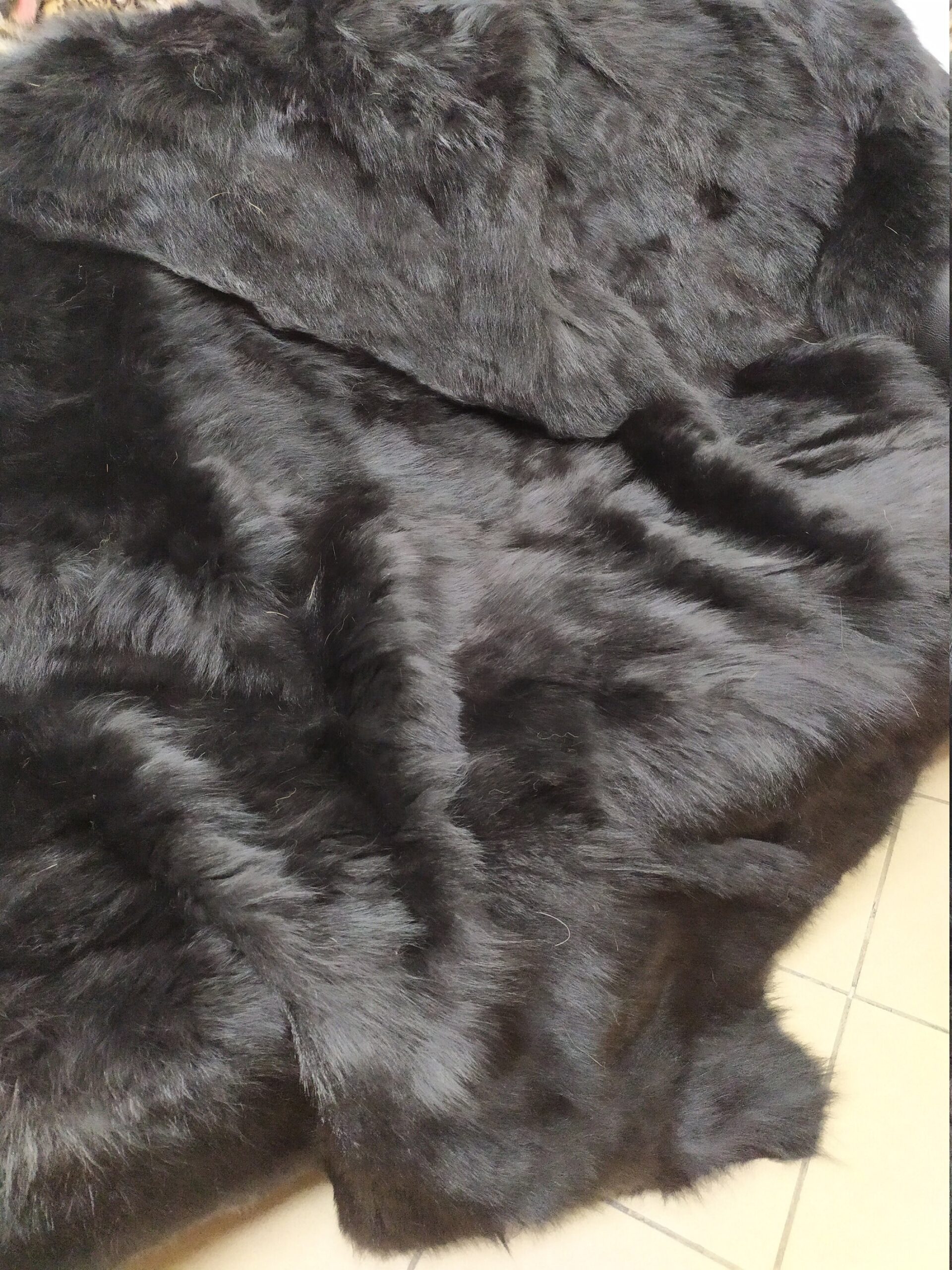 Real Coyote fur blanket throw black color, Home warmer - Image 3