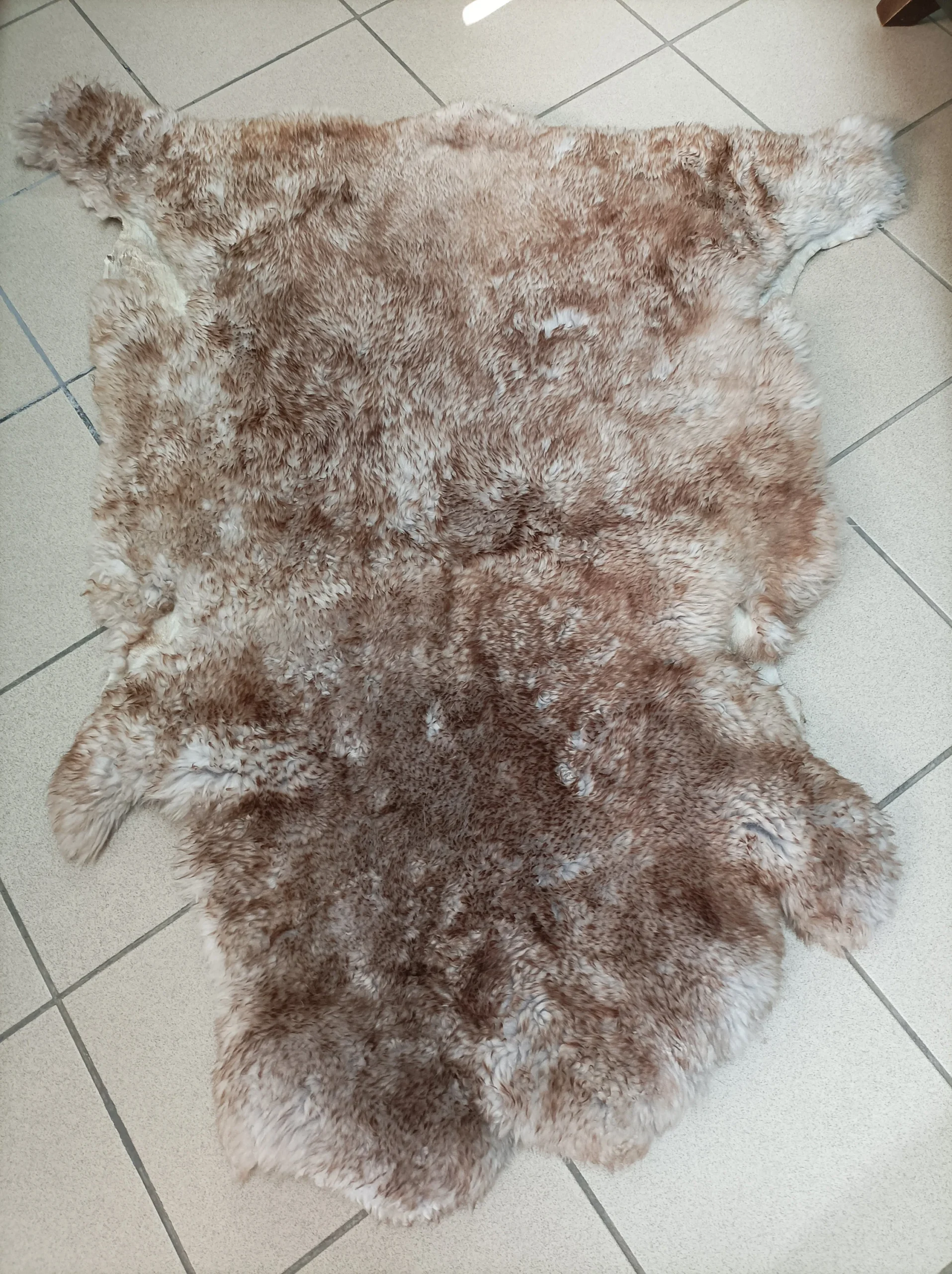 Real Sheep fur skin, soft fur for floor rug.