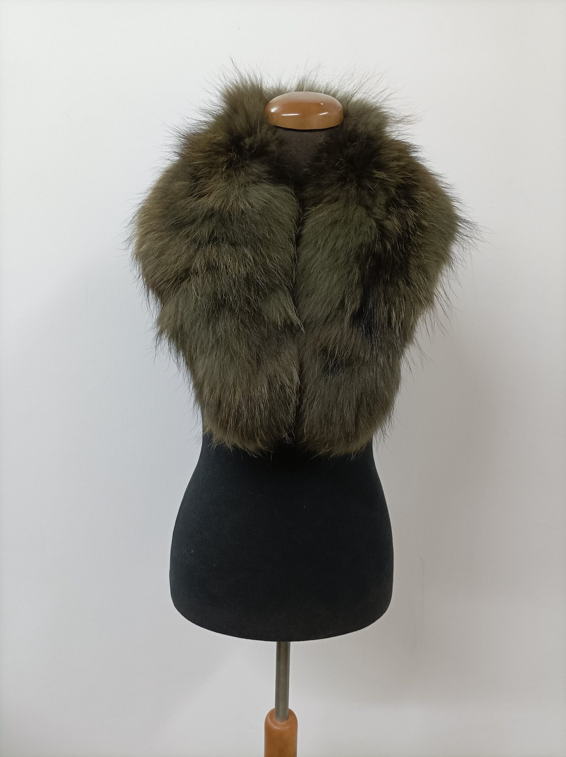 Fur collar,finn raccoon high quality fur collar ,green color, coat winter accessories - Image 2
