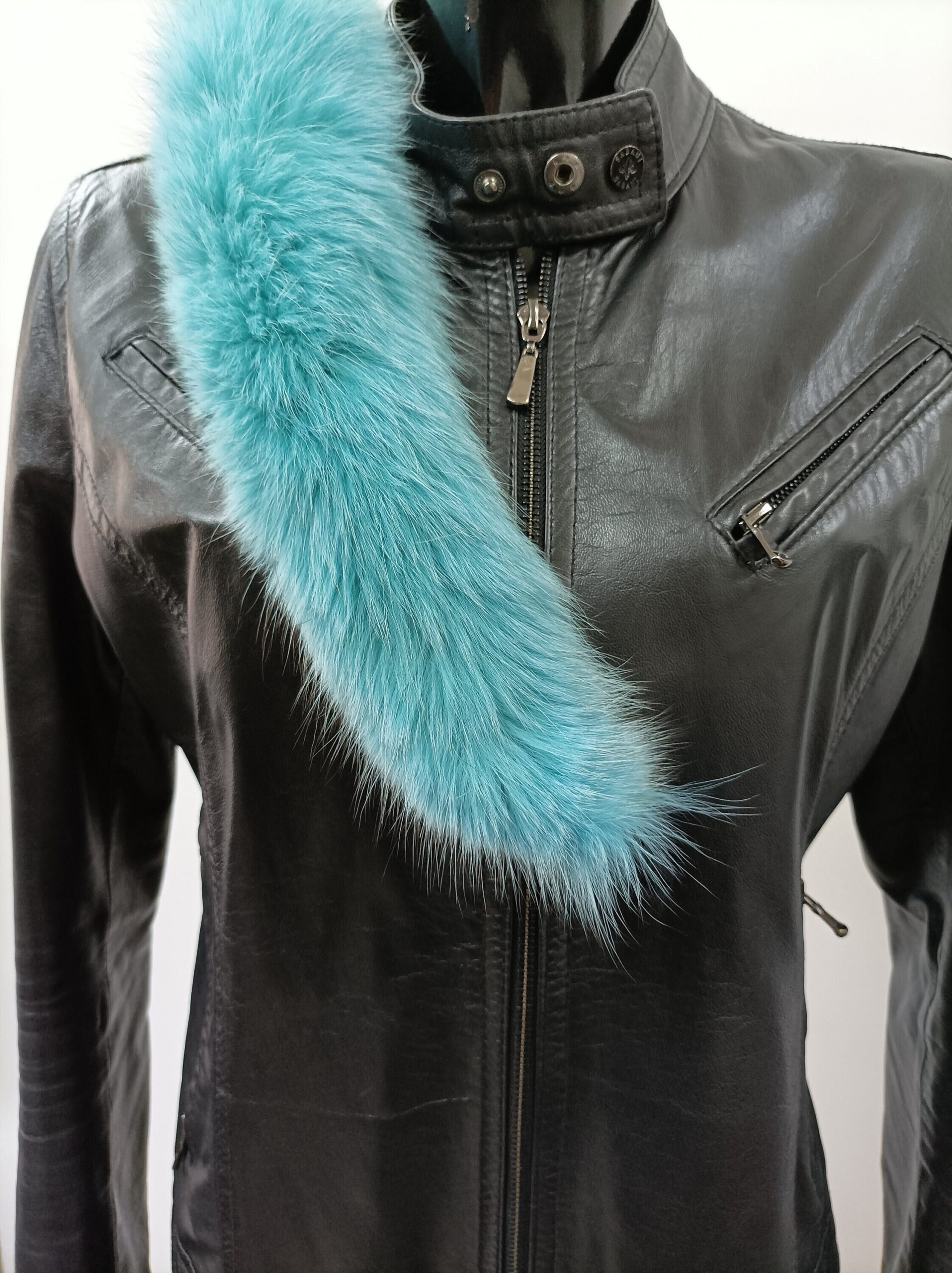 Real Fox hood trim, fur collar, Green electric fox fur hood trim, fur scarf. - Image 3