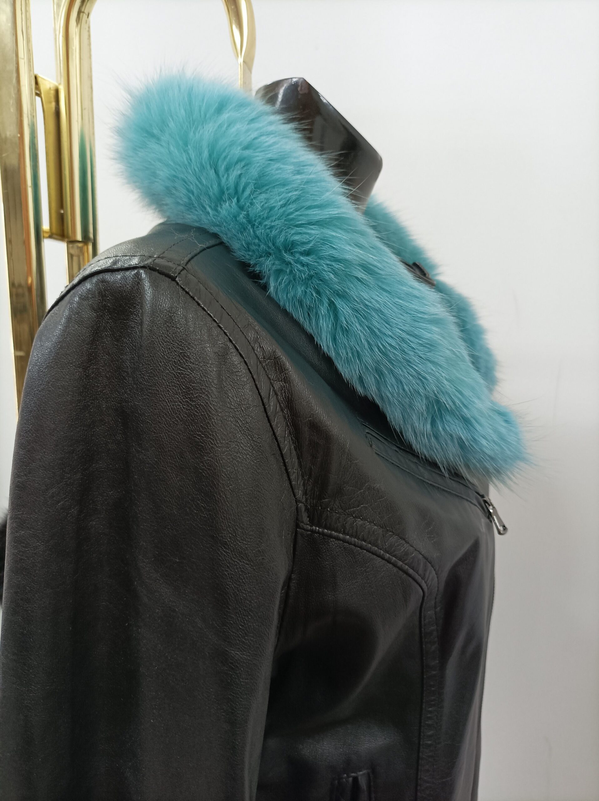 Real Fox hood trim, fur collar, Green electric fox fur hood trim, fur scarf. - Image 4