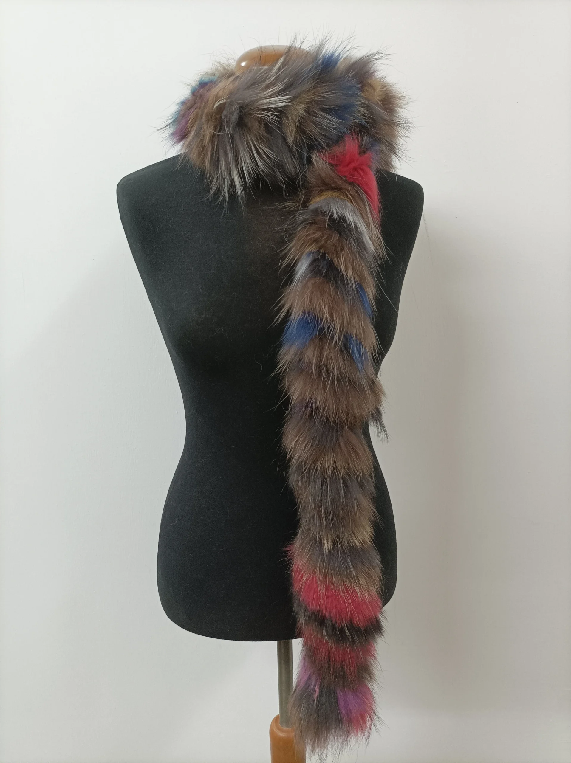Fur Finn Raccoon multicolor long scarf fluffy and thick quality. - Image 2
