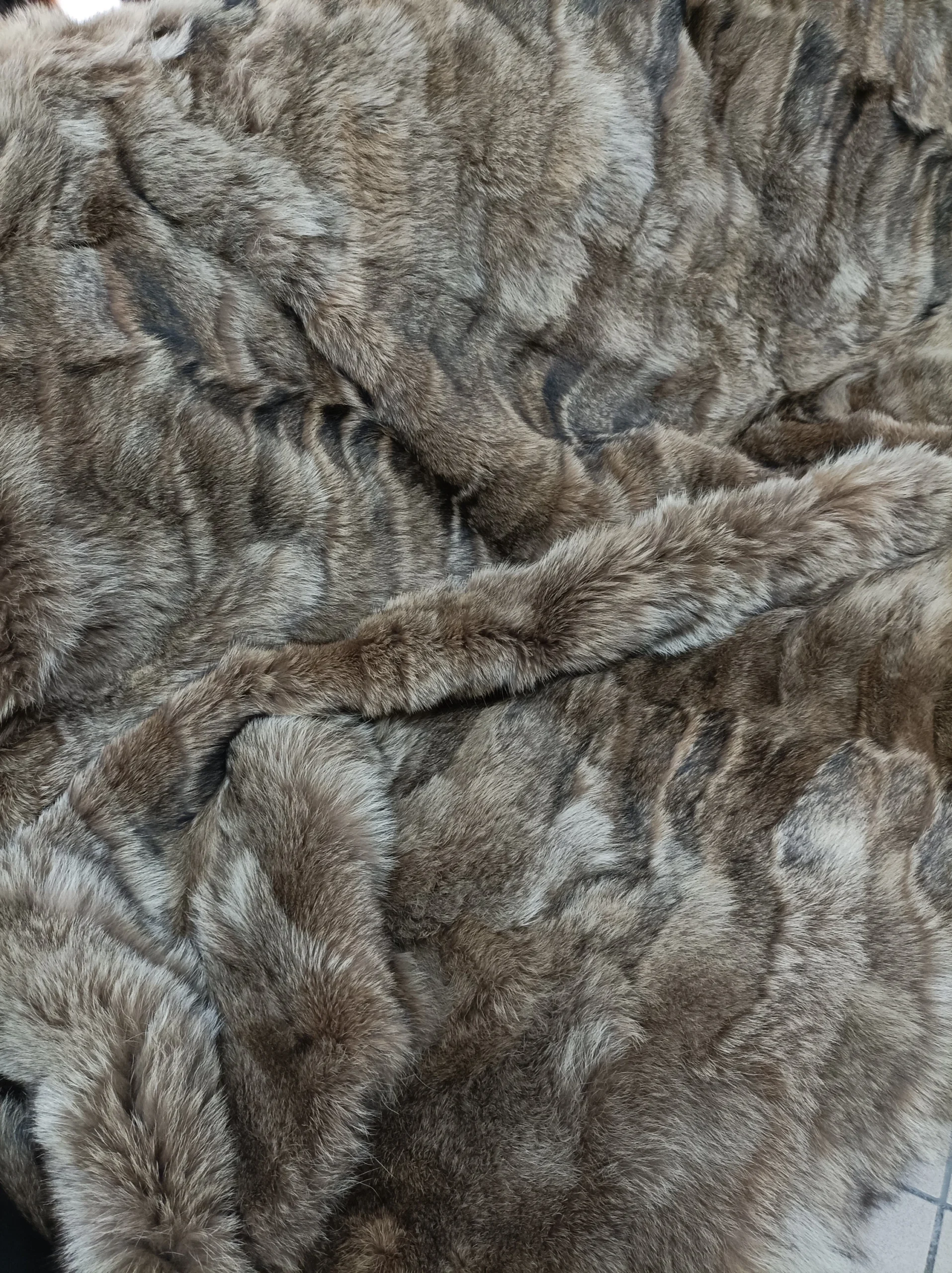 Real Coyote fur blanket throw khaki color, Home warmer - Image 3