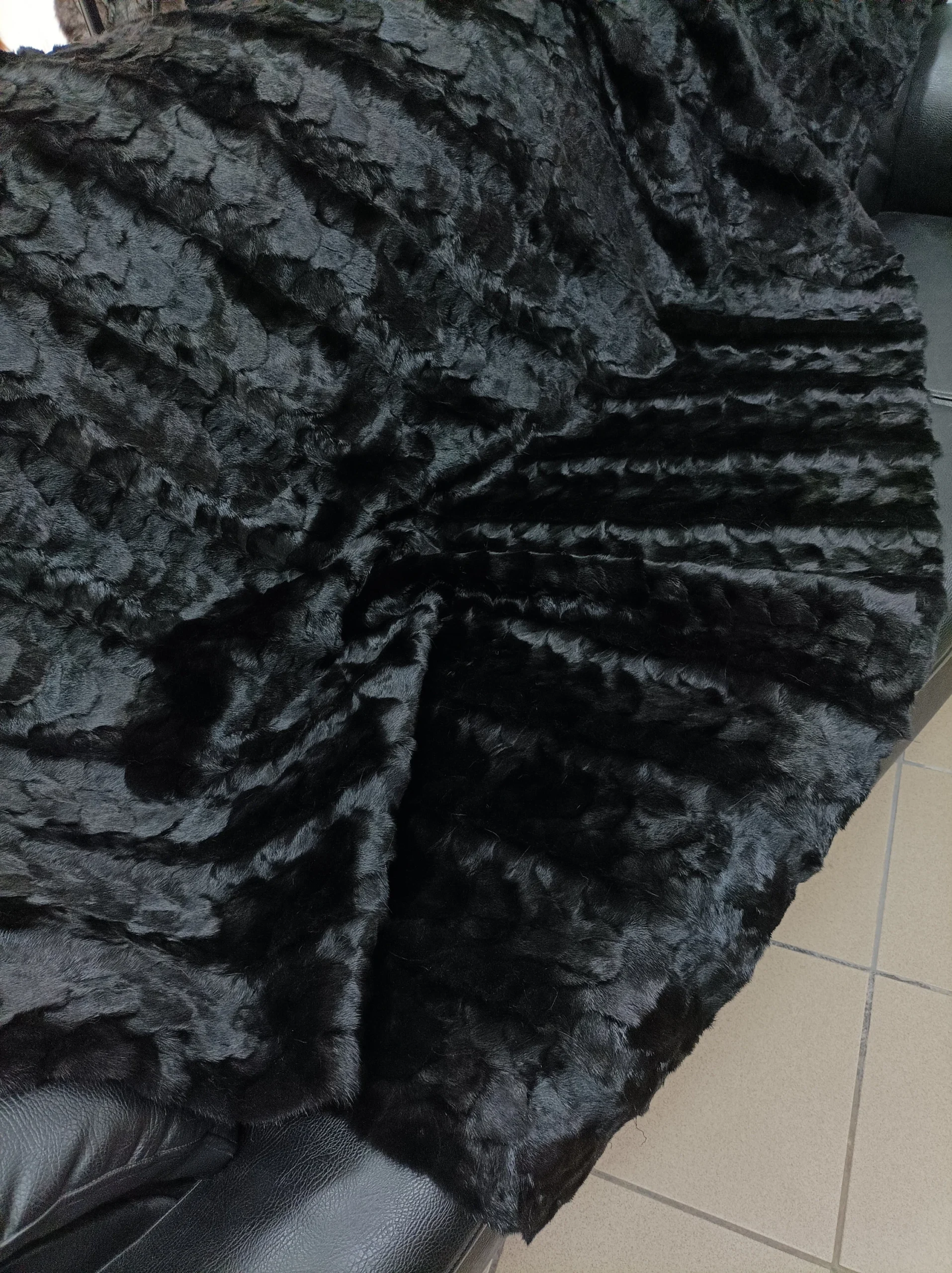Real Mink fur blanket throw natural black color, Home warmer - Image 4