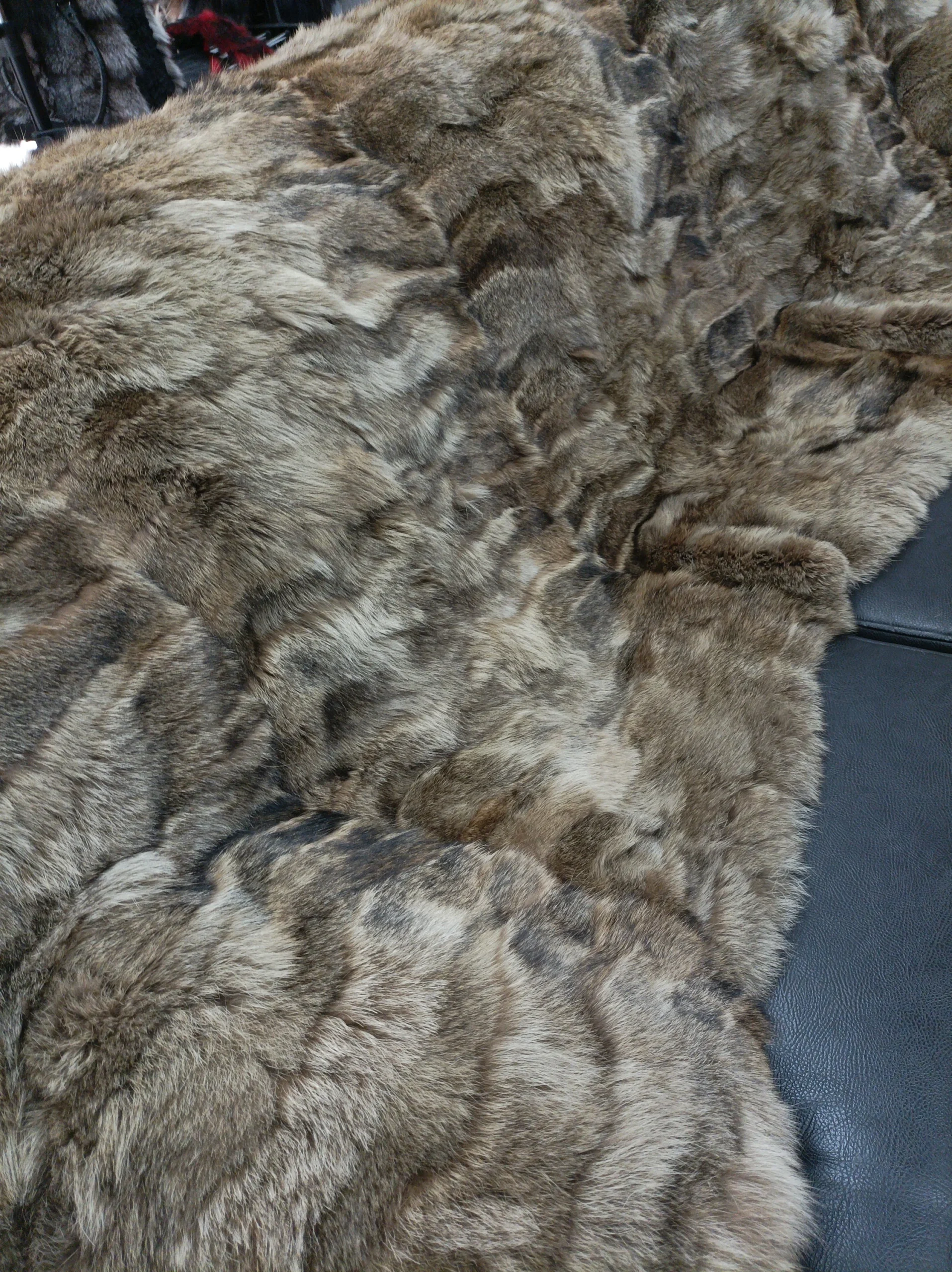 Real Coyote fur blanket throw khaki color, Home warmer - Image 4