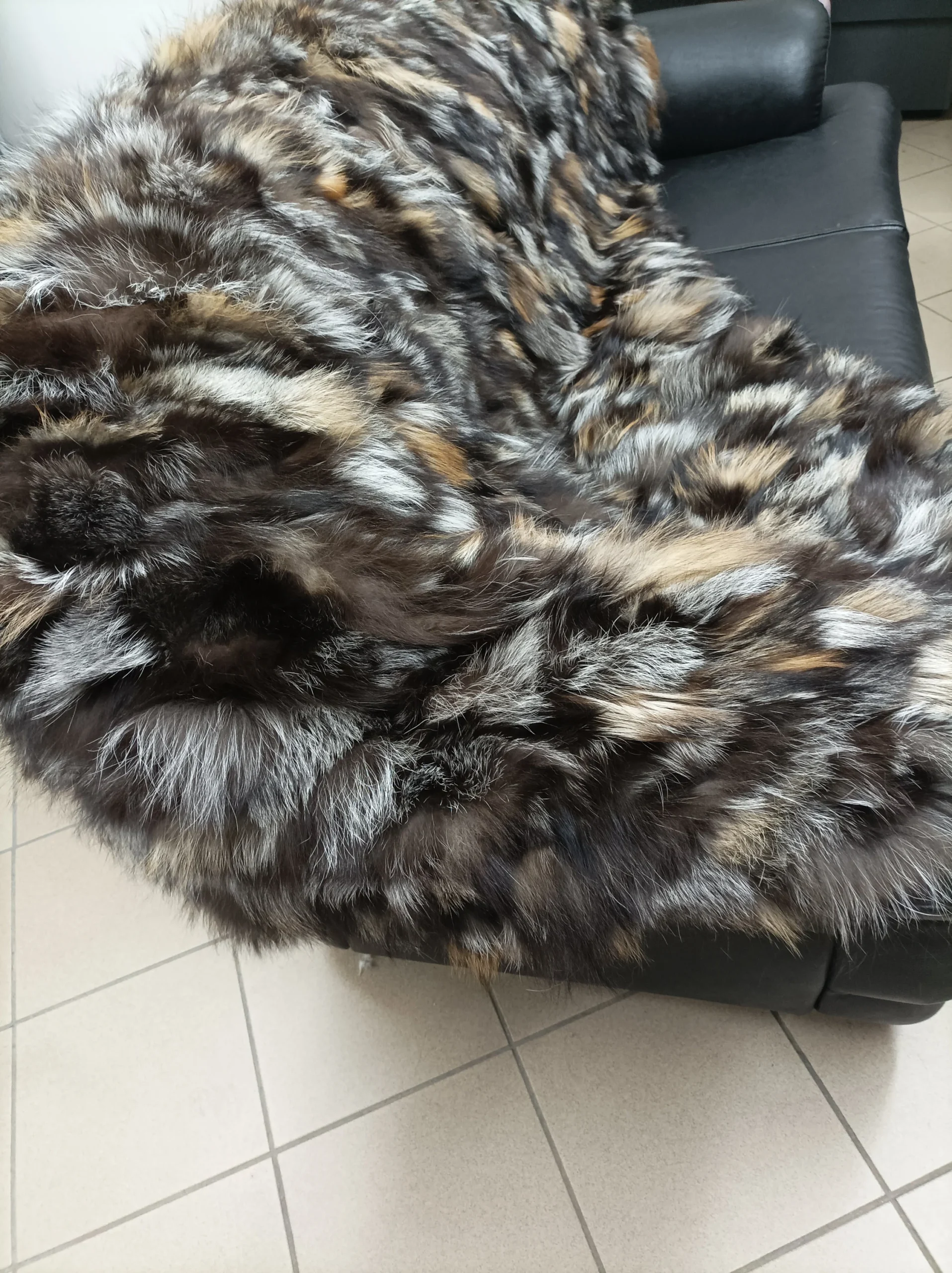 Real Fox Fur Blanket Throw: Silver, Gold & Brown Home Warmer - Image 2