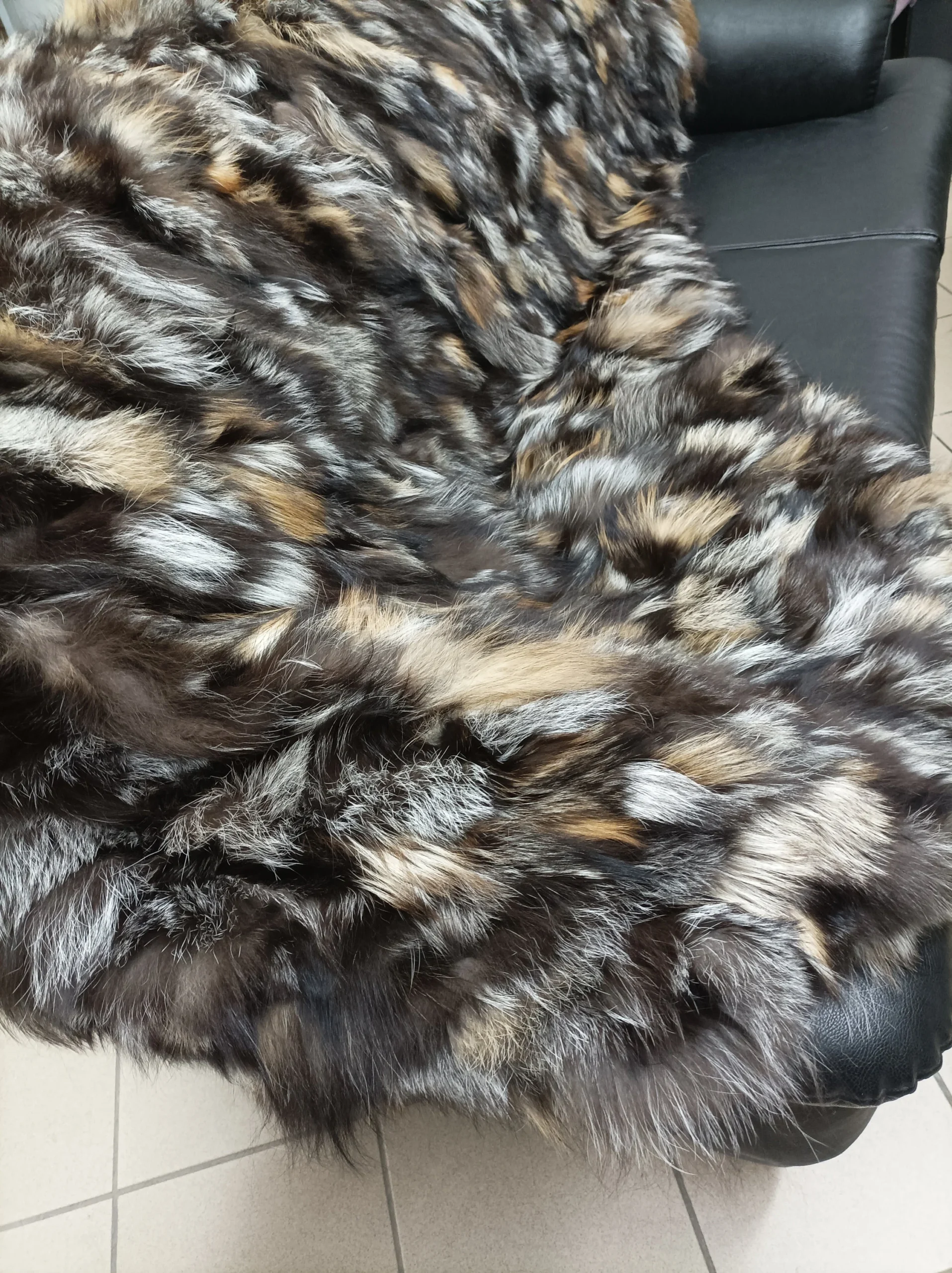 Real Fox Fur Blanket Throw: Silver, Gold & Brown Home Warmer - Image 4