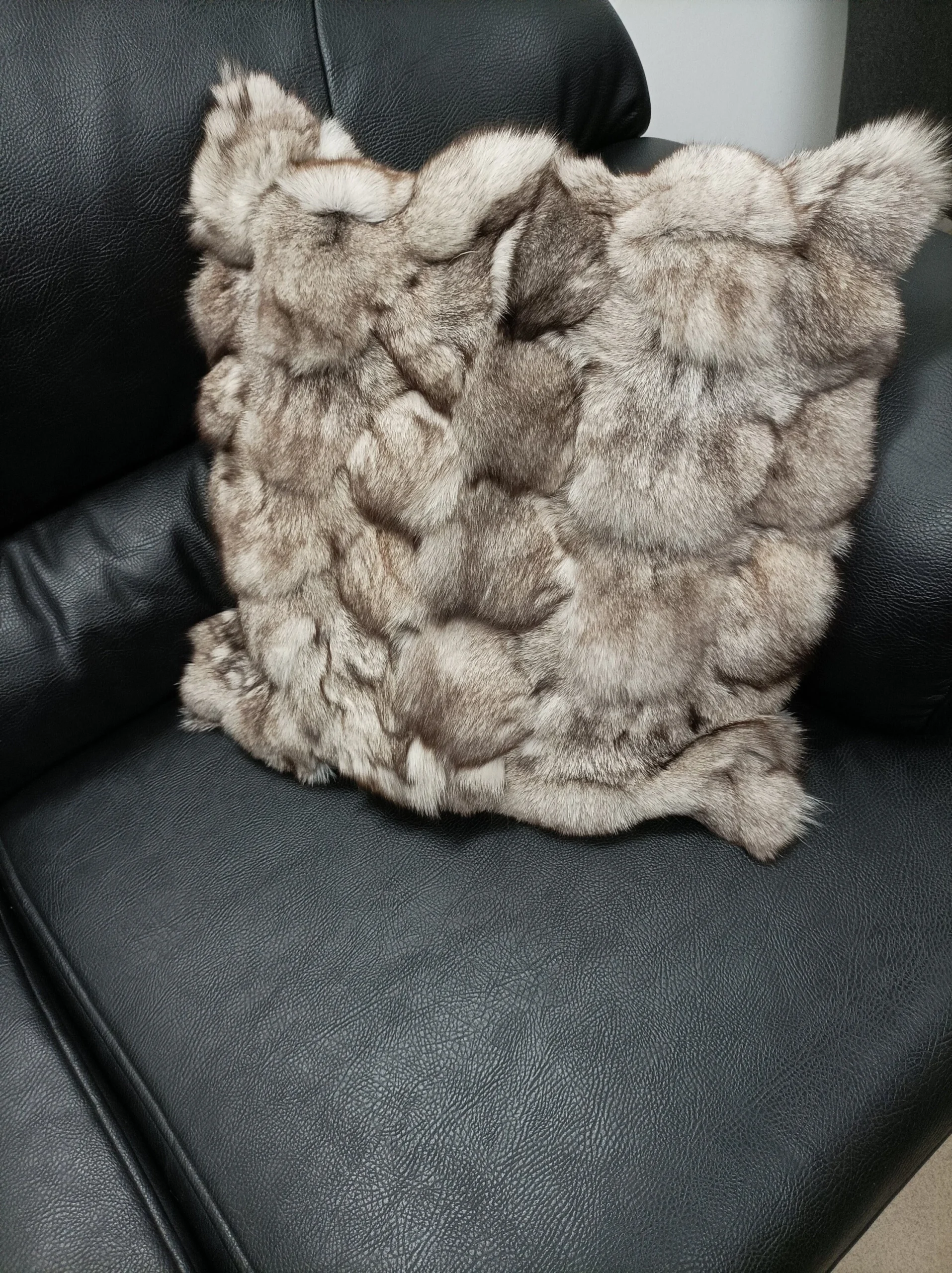 Real fox fur pillow ,natural color, Home warmer - Image 3