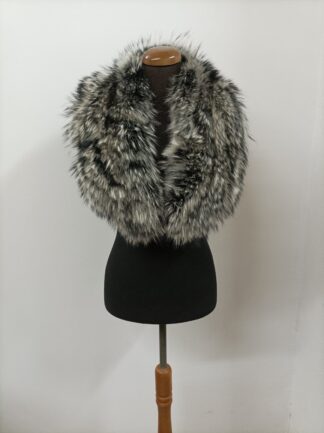 Finn Raccoon Fur Collar: Winter Coat Accessory
