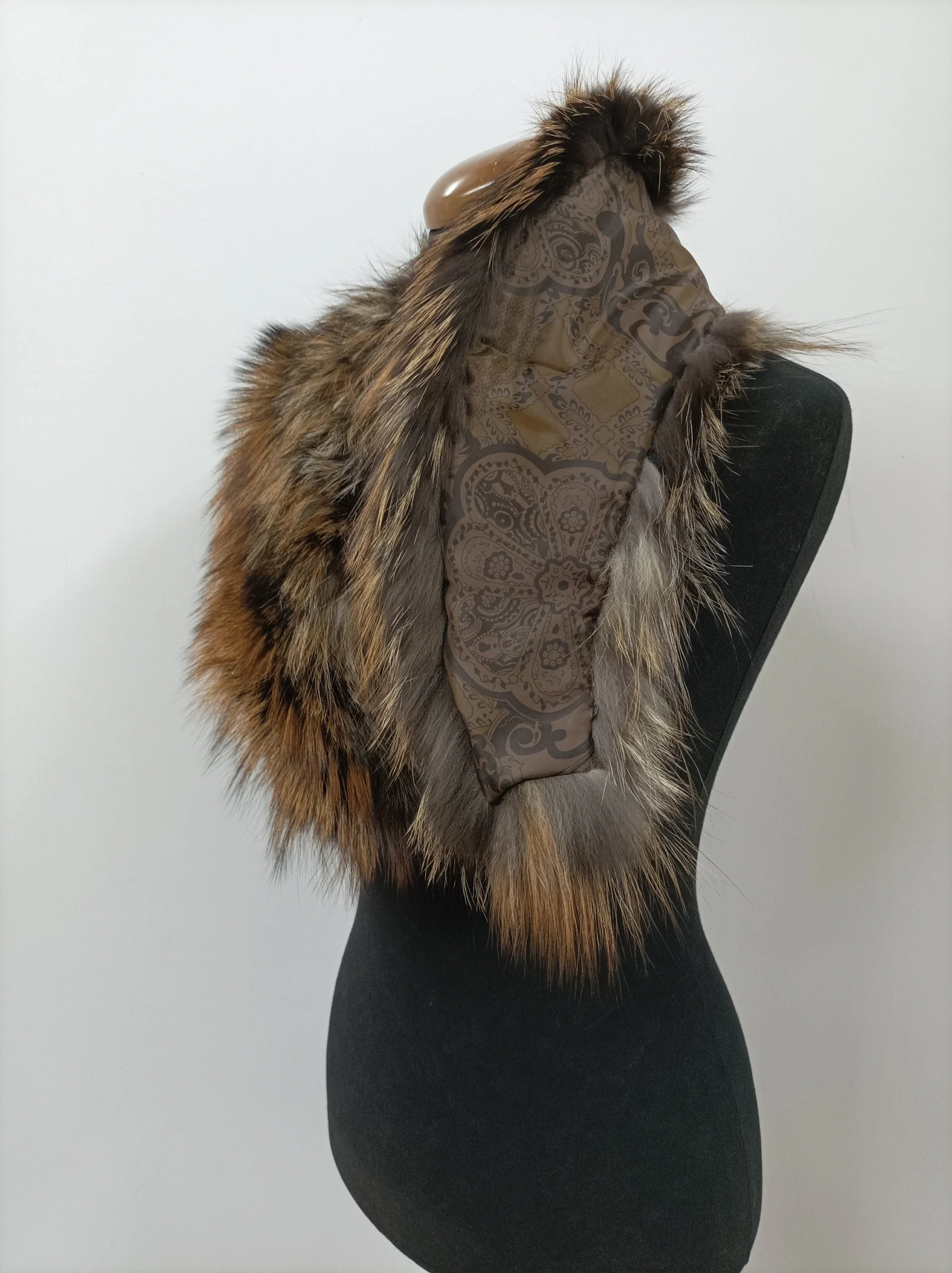 Real Fox Fur Collar: Gold & Brown Winter Coat Accessory - Image 2