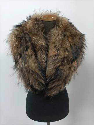 Finn Raccoon Fur Collar: Natural Winter Coat Accessory