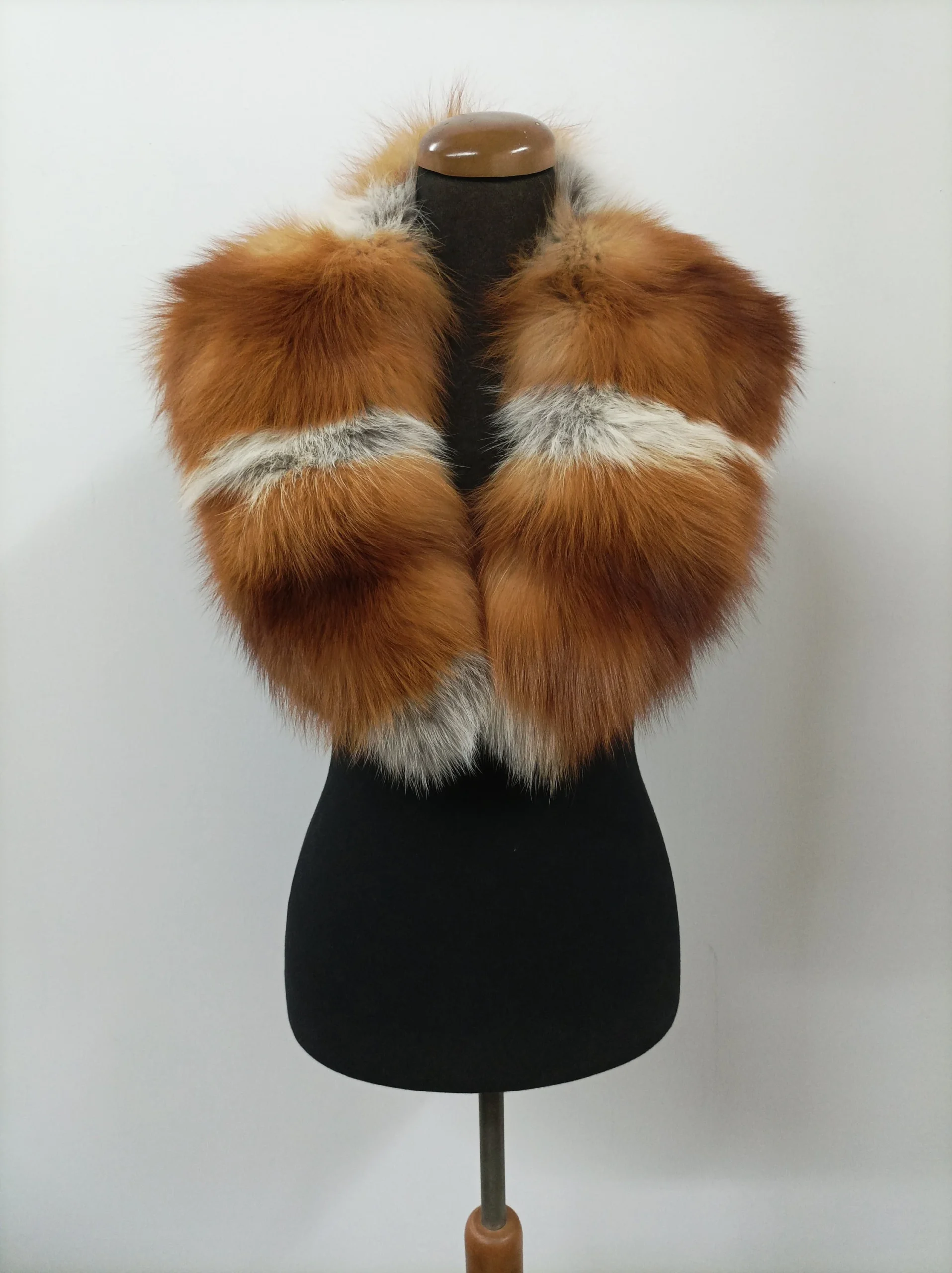 Real Fox Fur Collar: Natural Winter Coat Accessory - Image 5