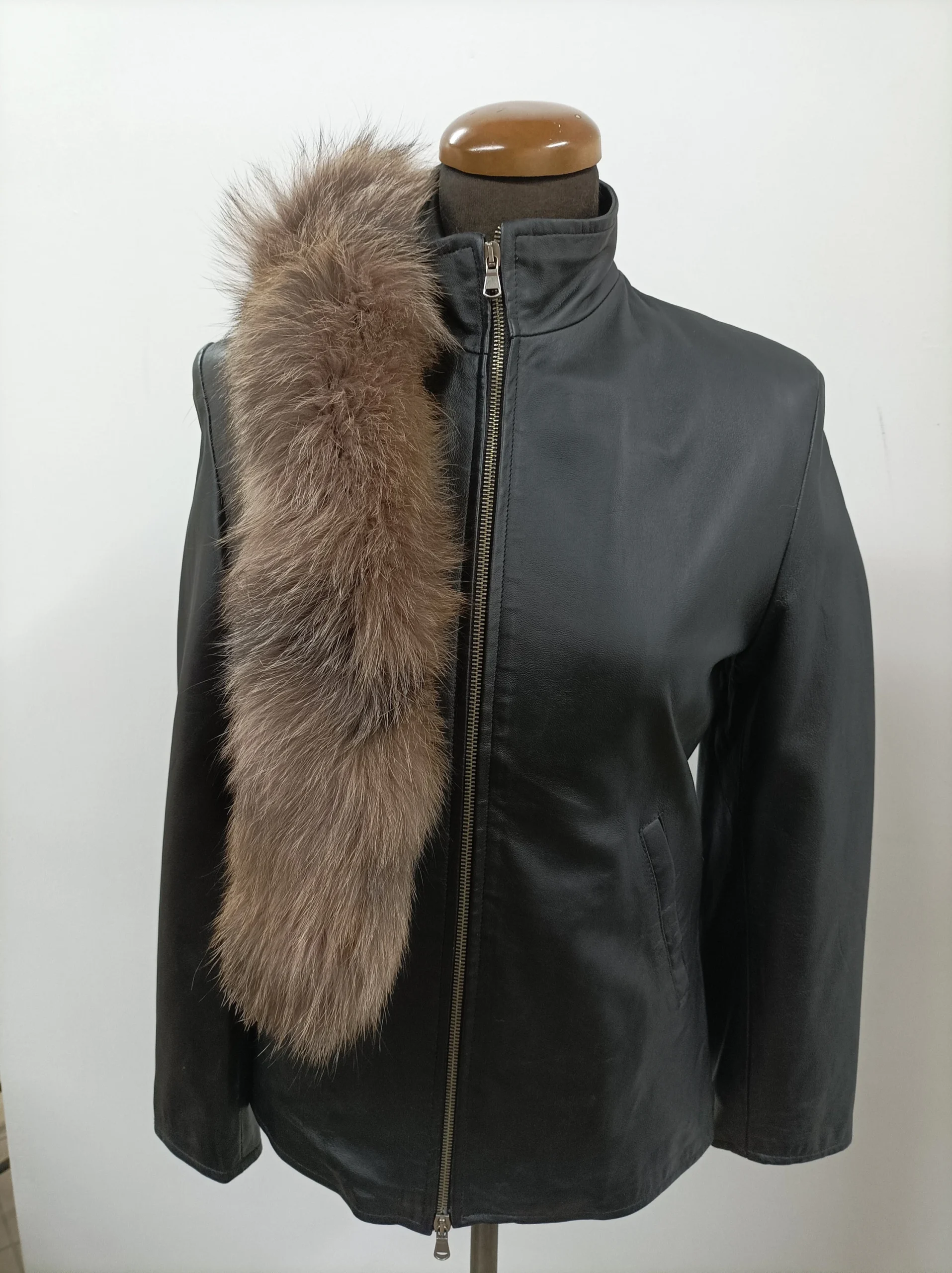 Real Fox Fur Hood Trim: Attachable Fur Collar Scarf - Image 3