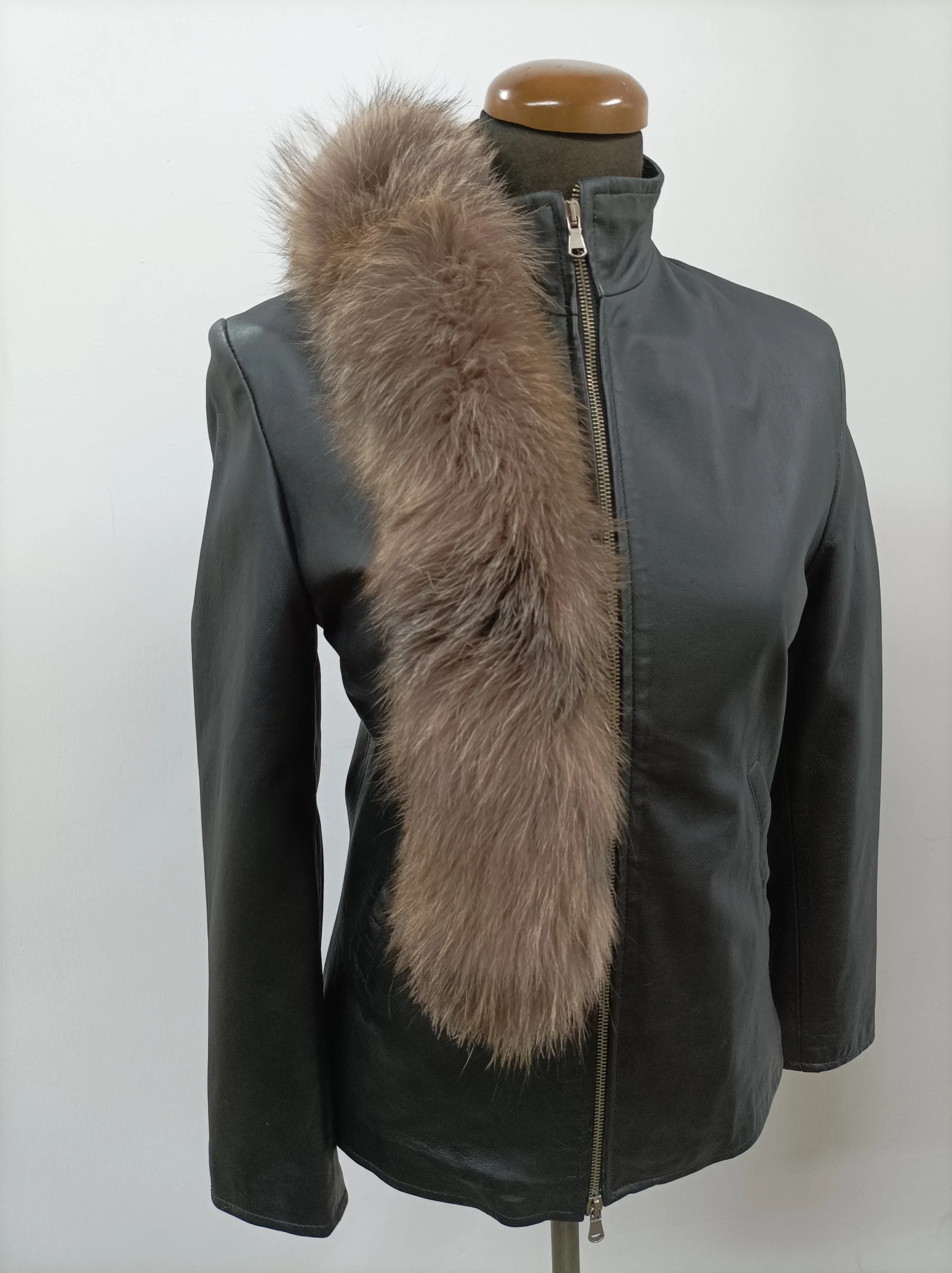 Real Fox Fur Hood Trim: Attachable Fur Collar Scarf - Image 4