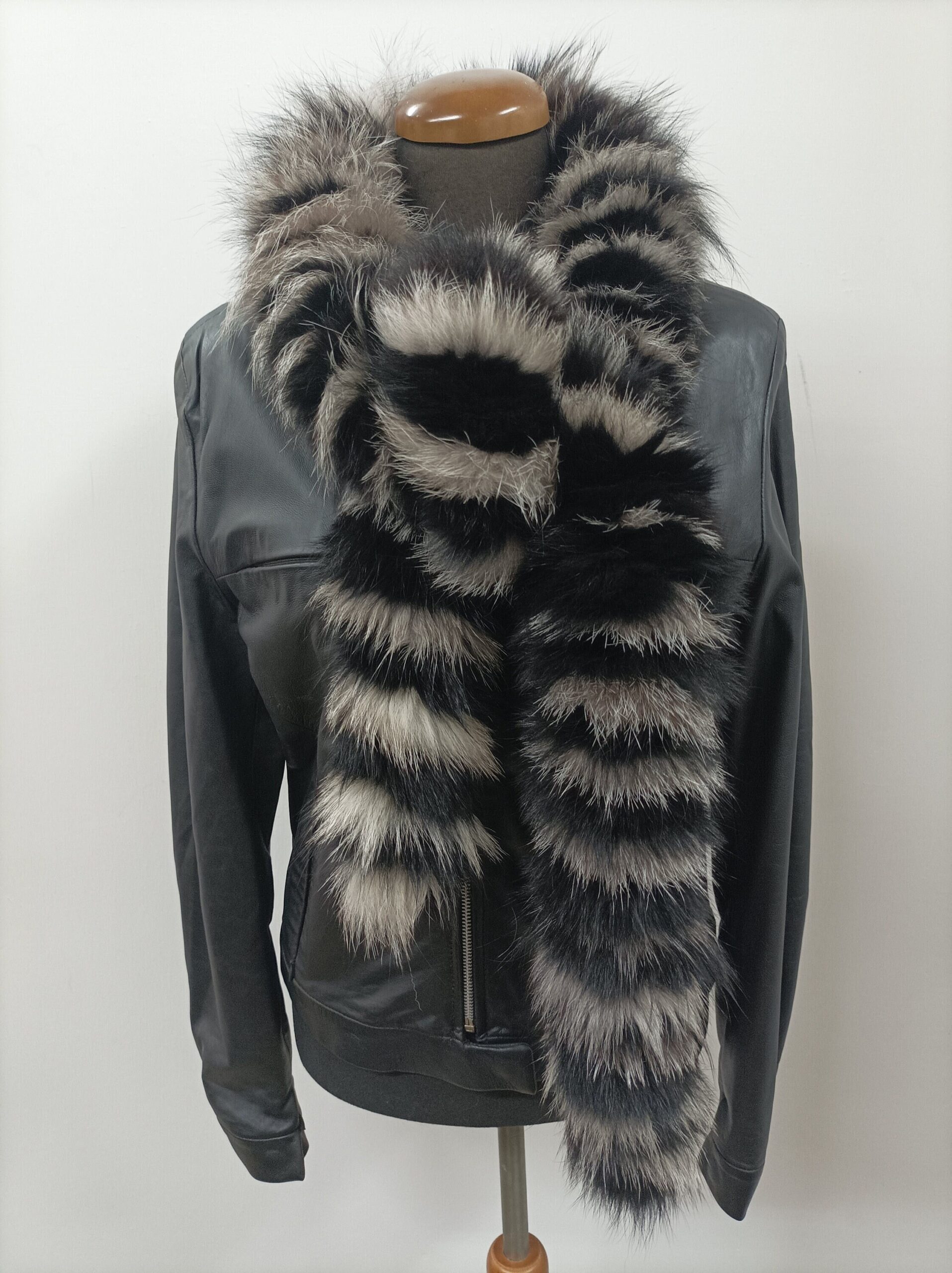 Scarf fur,fur fox silver and black color, long scarf fluffy and thick quality. - Image 4