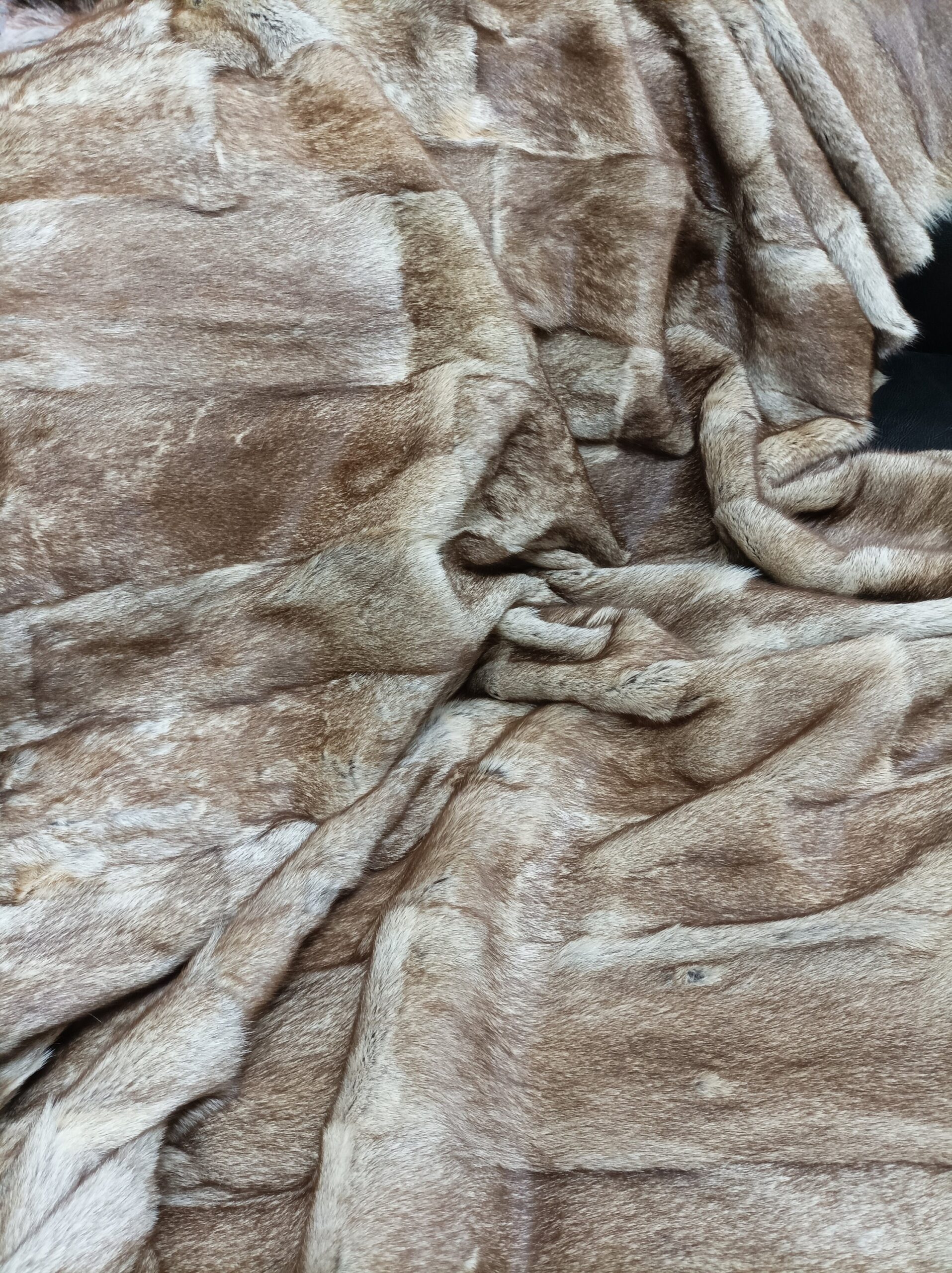 Real Murmel Fur Blanket Throw: Gold Home Warmer - Image 3