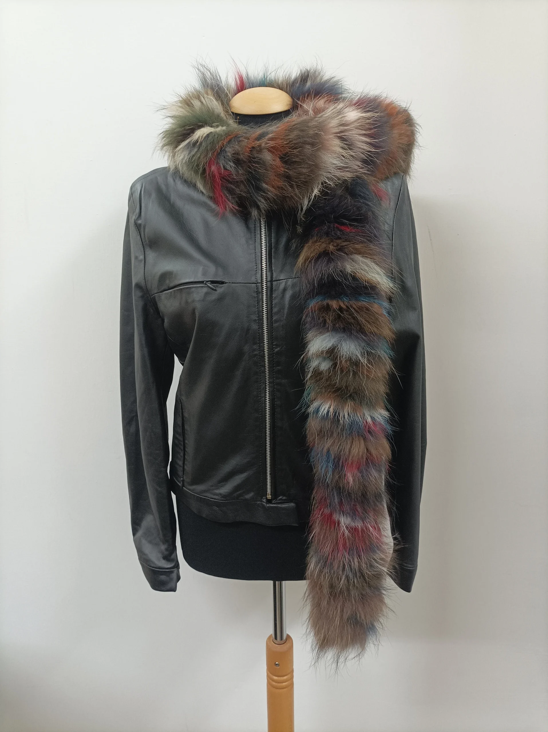 Fur Finn Raccoon multicolor long scarf fluffy and thick quality.