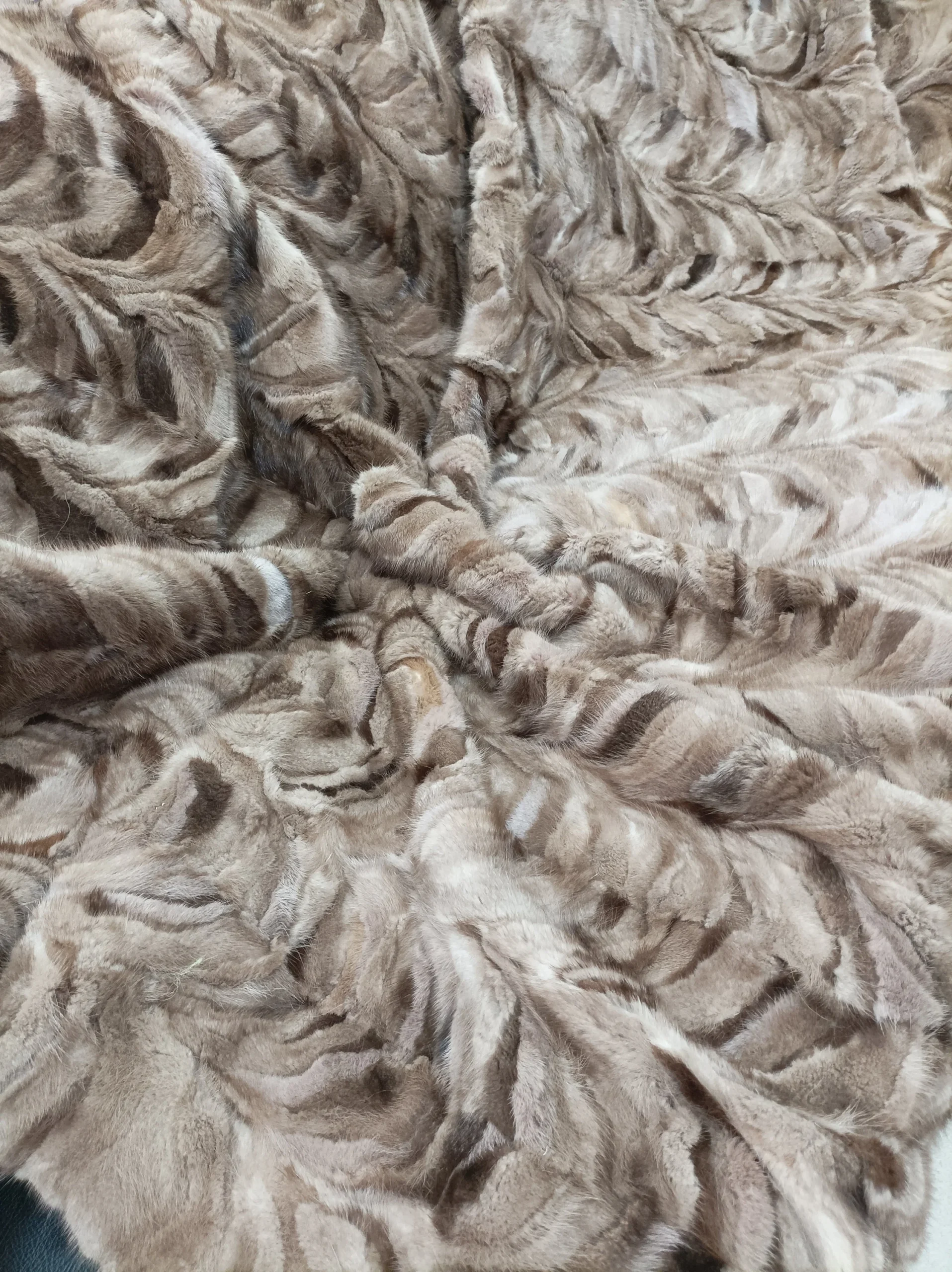 Real Mink Fur Blanket: Soft Home Throw - Image 2