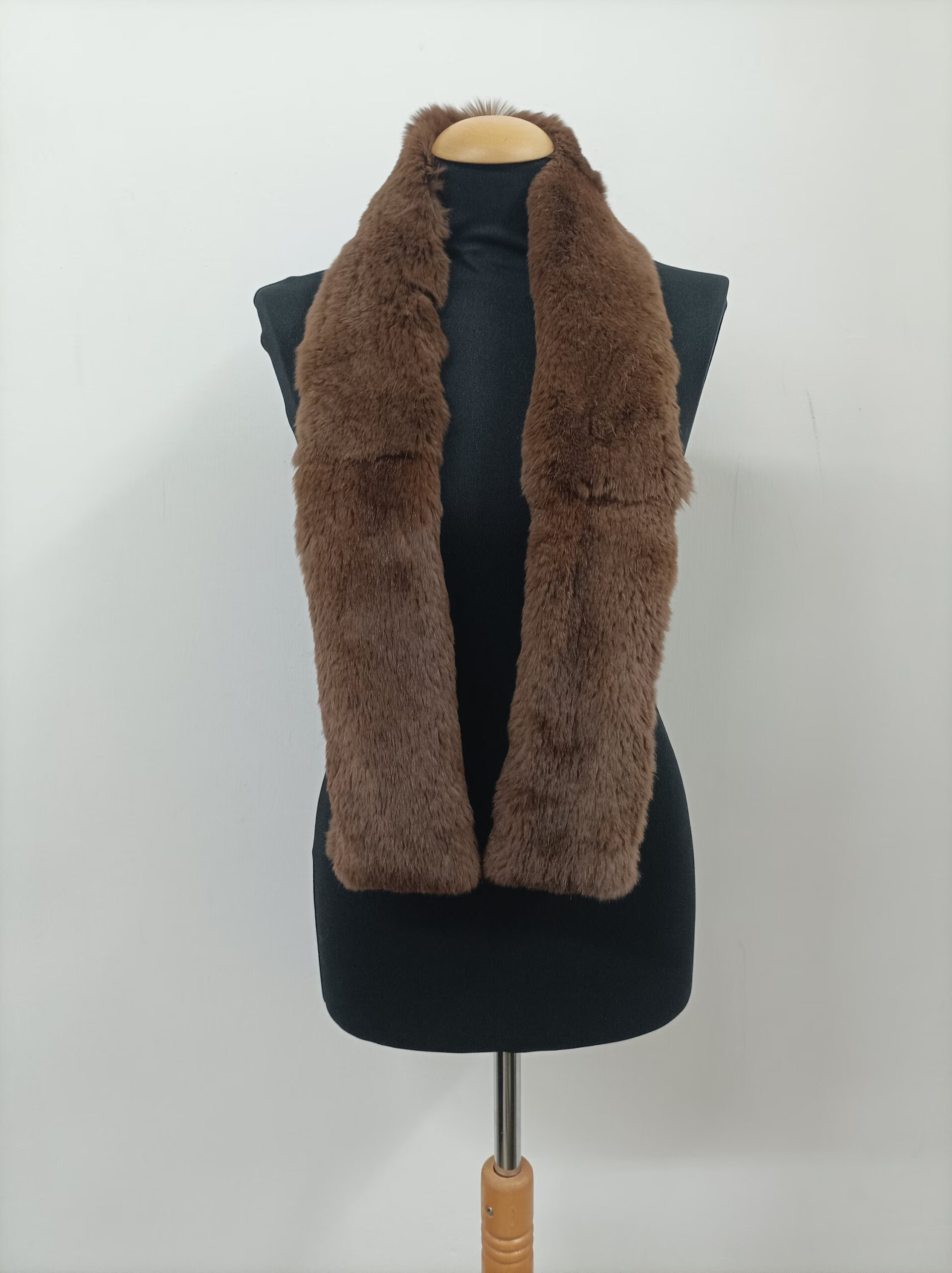 Brown Rabbit Fur Scarf: Unisex Winter Accessory - Image 2