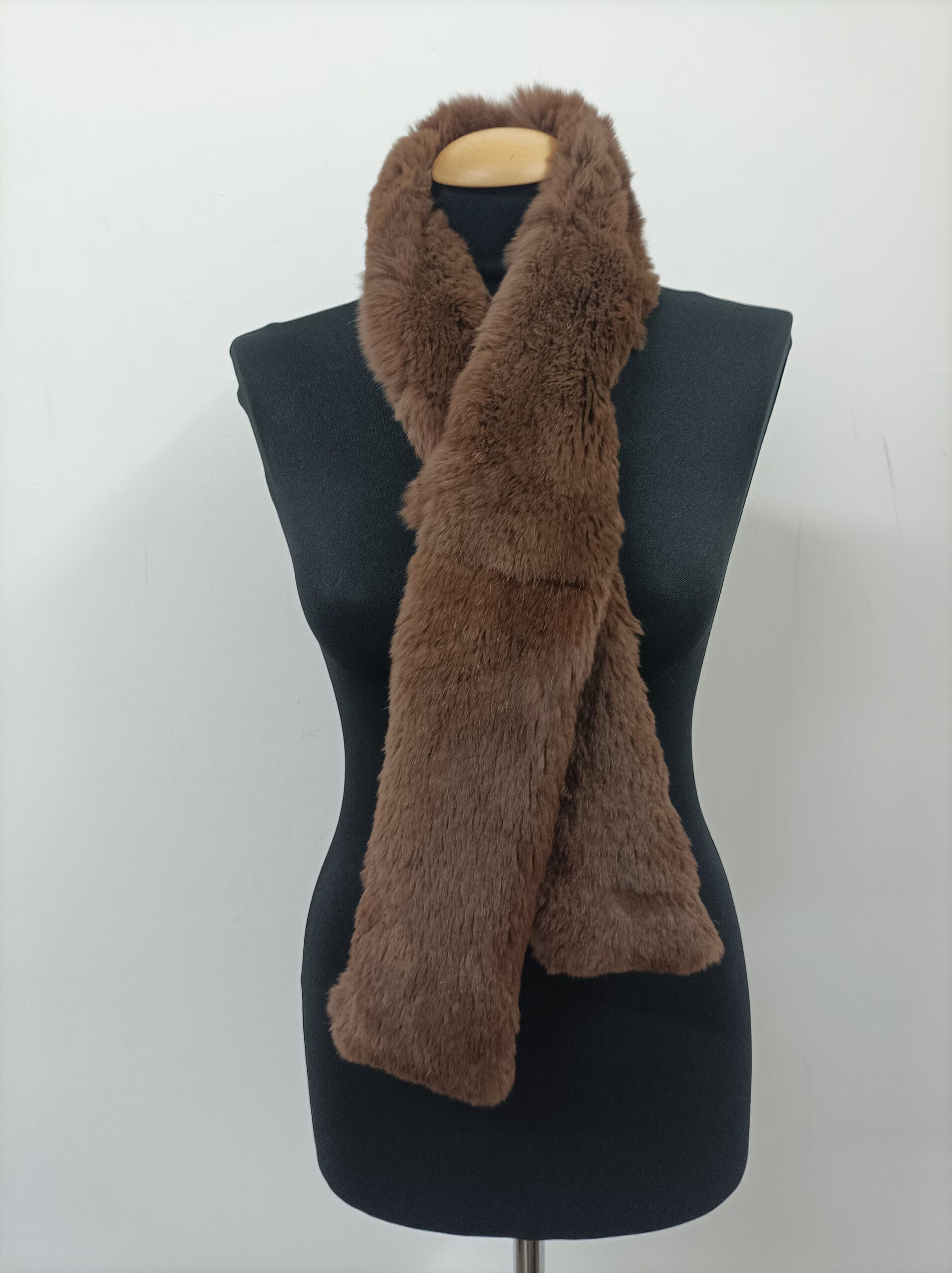 Brown Rabbit Fur Scarf: Unisex Winter Accessory - Image 3