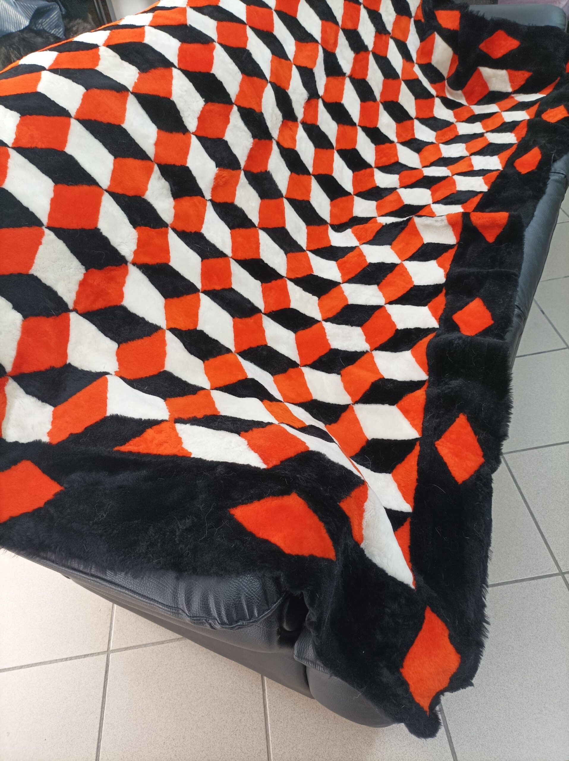 Real Sheep Fur Rug: Geometric Sofa Cover, Living Room Decor (215x135cm) - Image 2