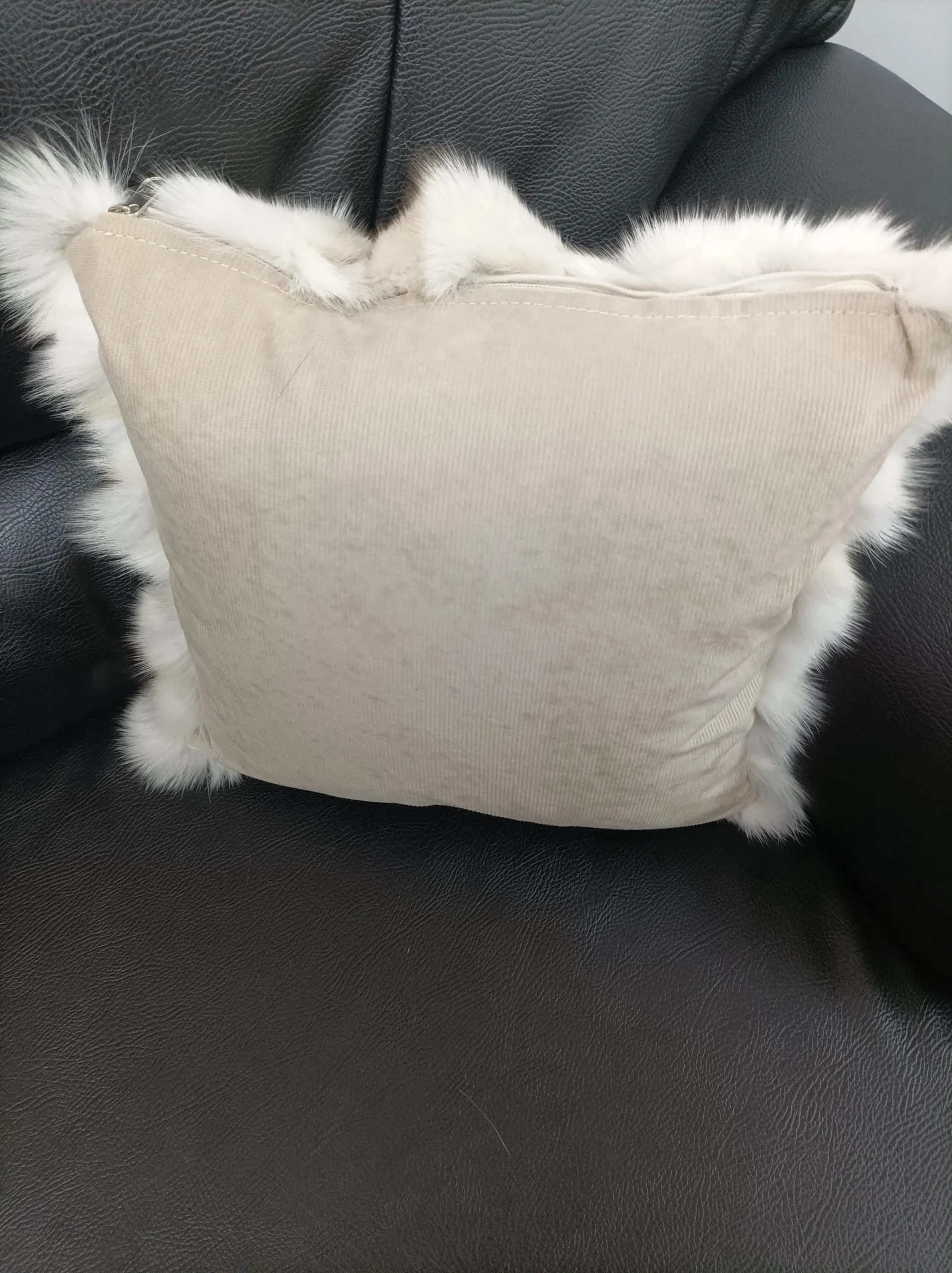 Real fox fur pillow ,ecru color, Home warmer - Image 2