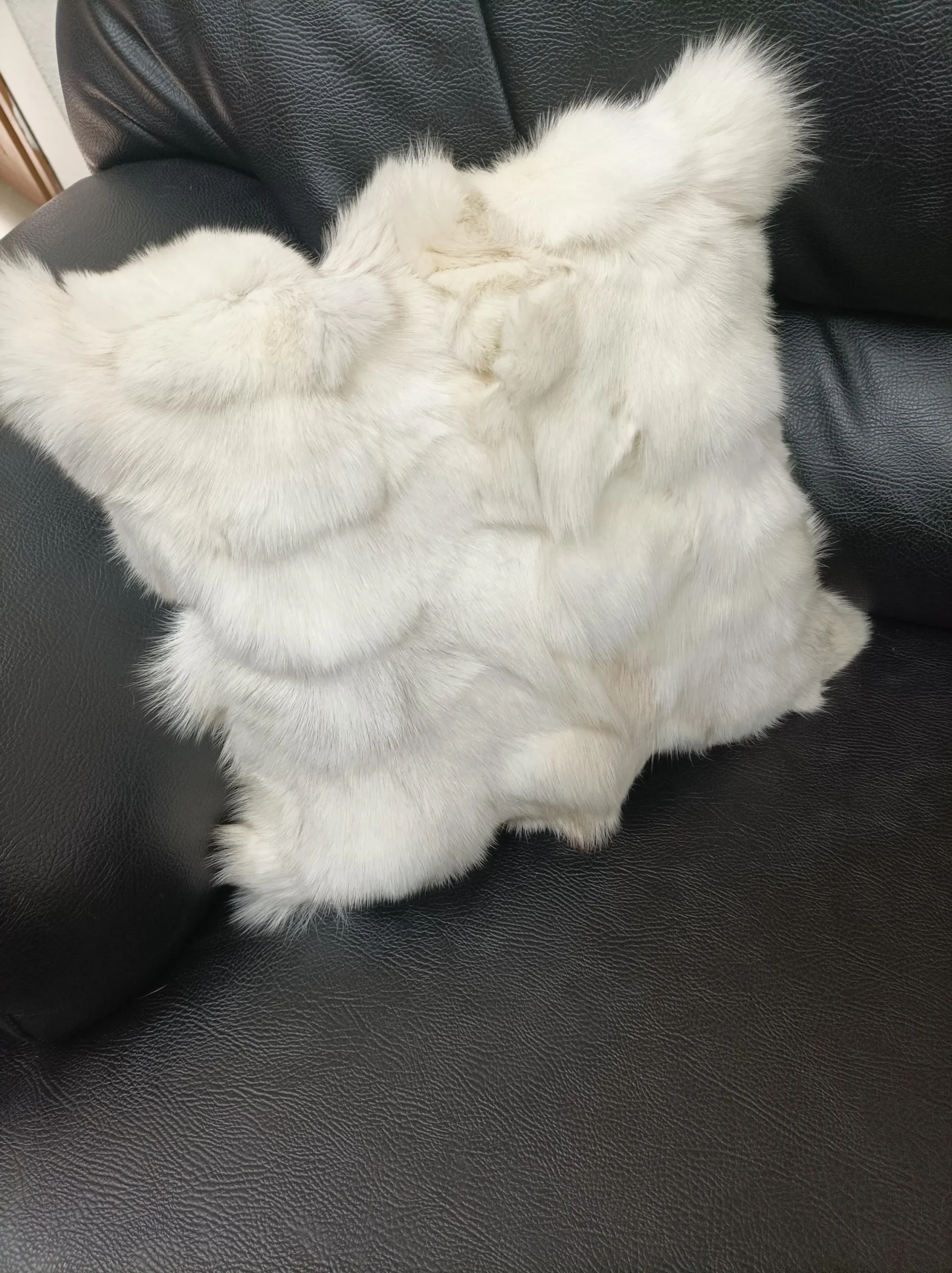 Real fox fur pillow ,ecru color, Home warmer
