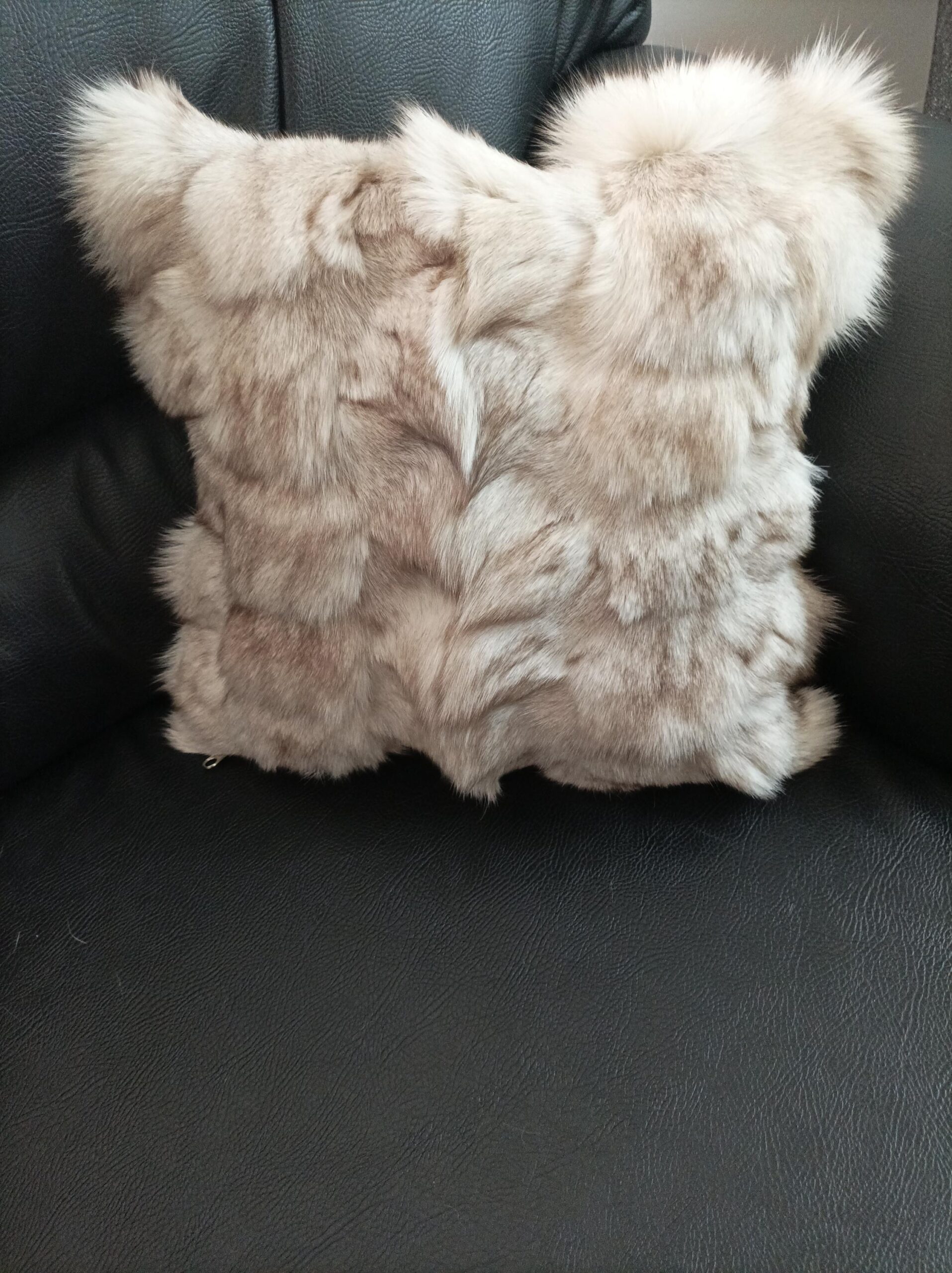Real fox fur pillow ,natural color, Home warmer - Image 3