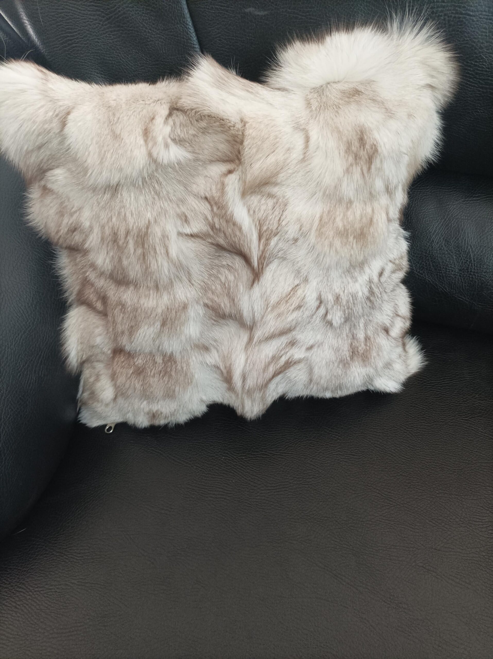 Real fox fur pillow ,natural color, Home warmer - Image 4