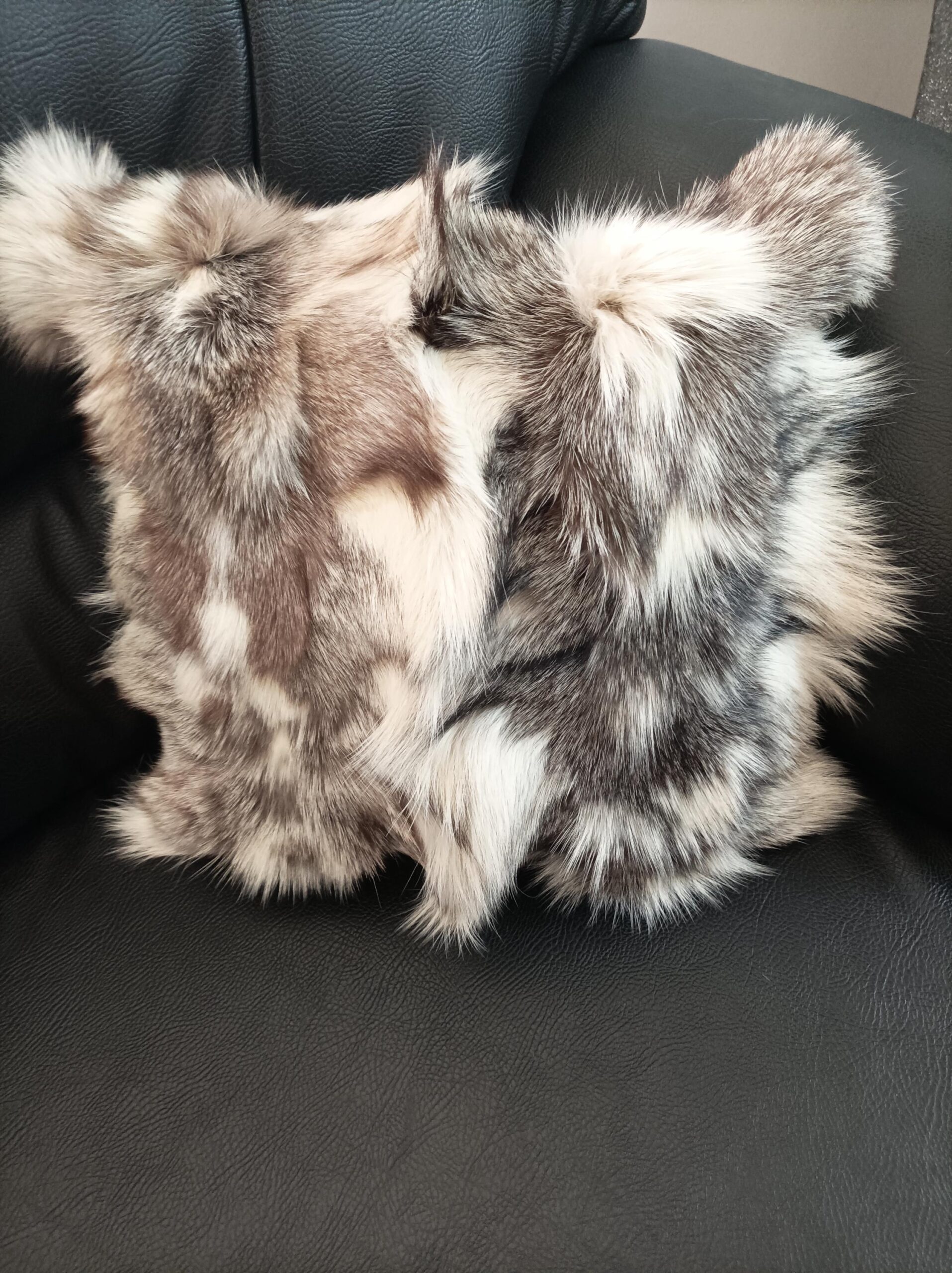 Real fox fur pillow ,natural 2 colors, Home warmer