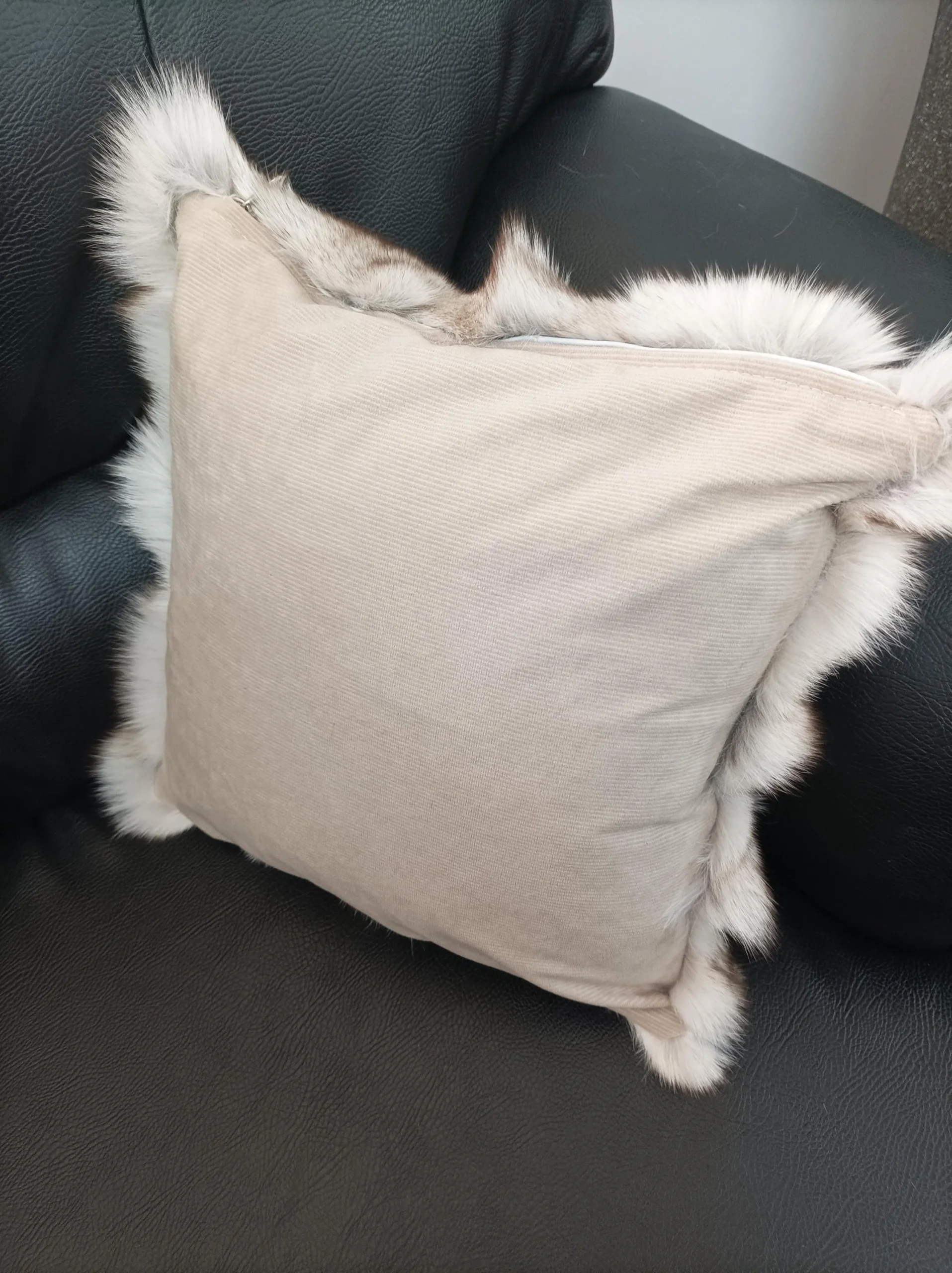 Real fox fur pillow ,natural color, Home warmer - Image 2