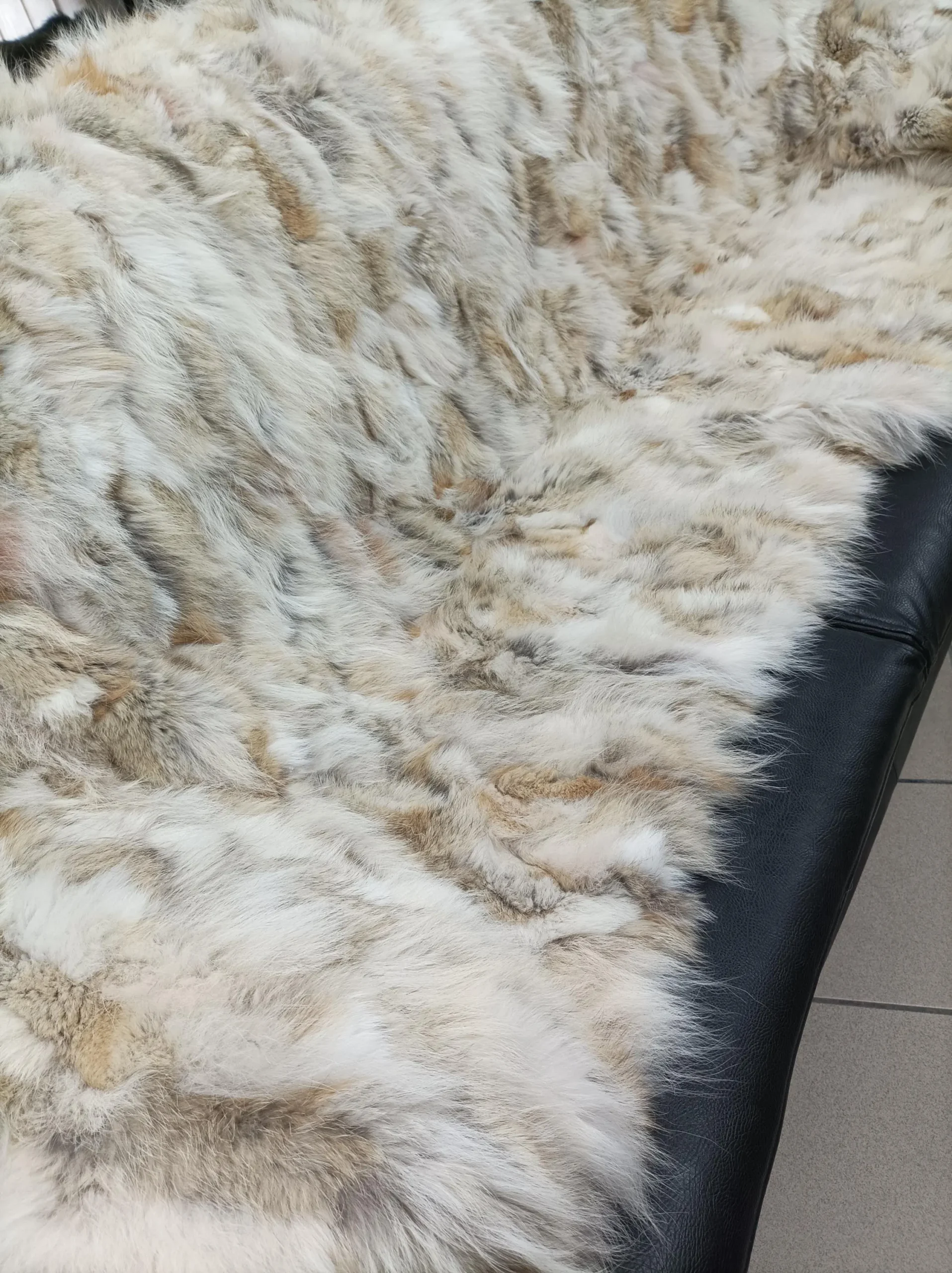 Real Coyote Fur Blanket Throw: Natural Color Home Accessory - Image 3