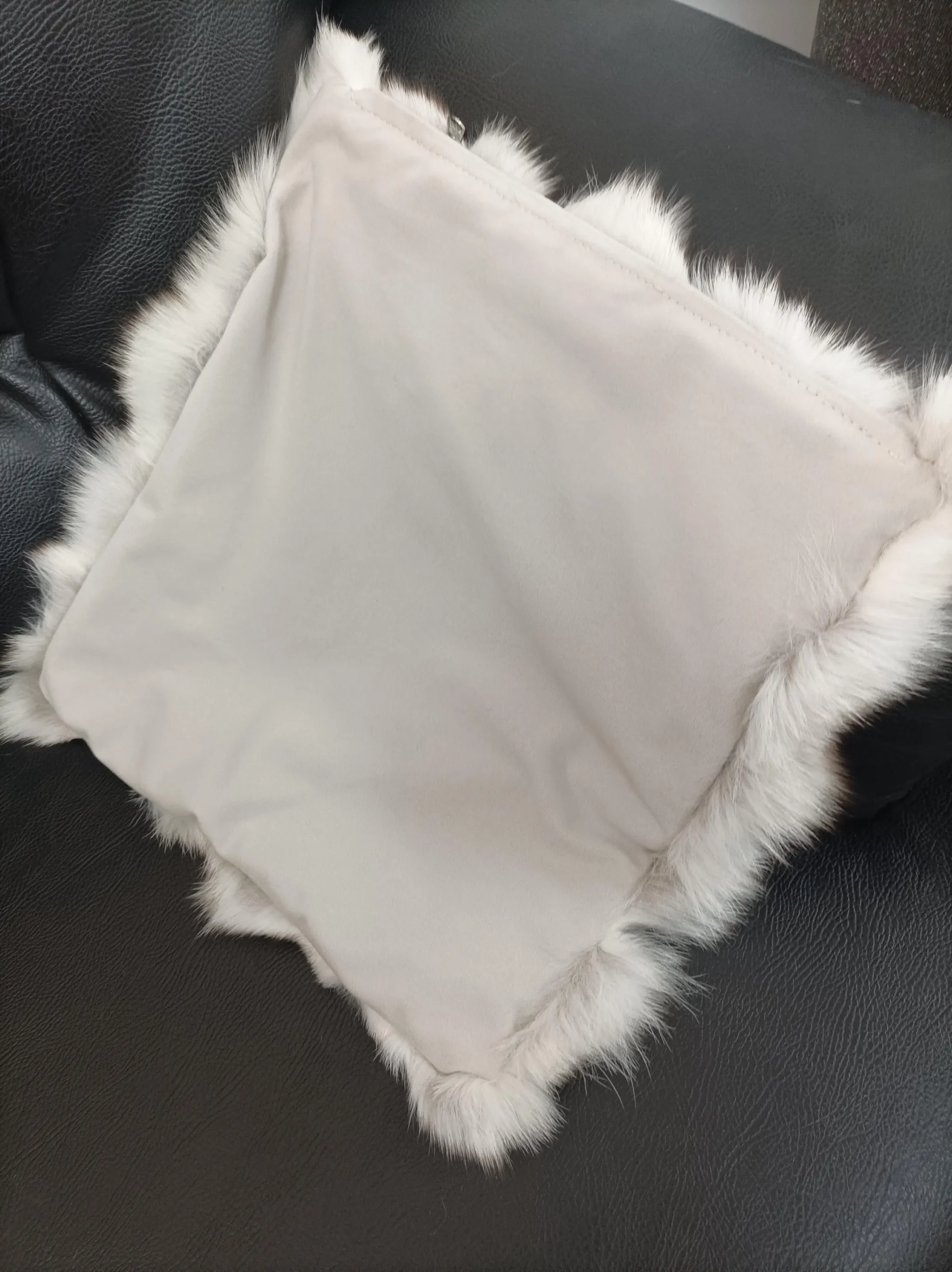 Real fox fur pillow ,natural color, Home warmer - Image 5