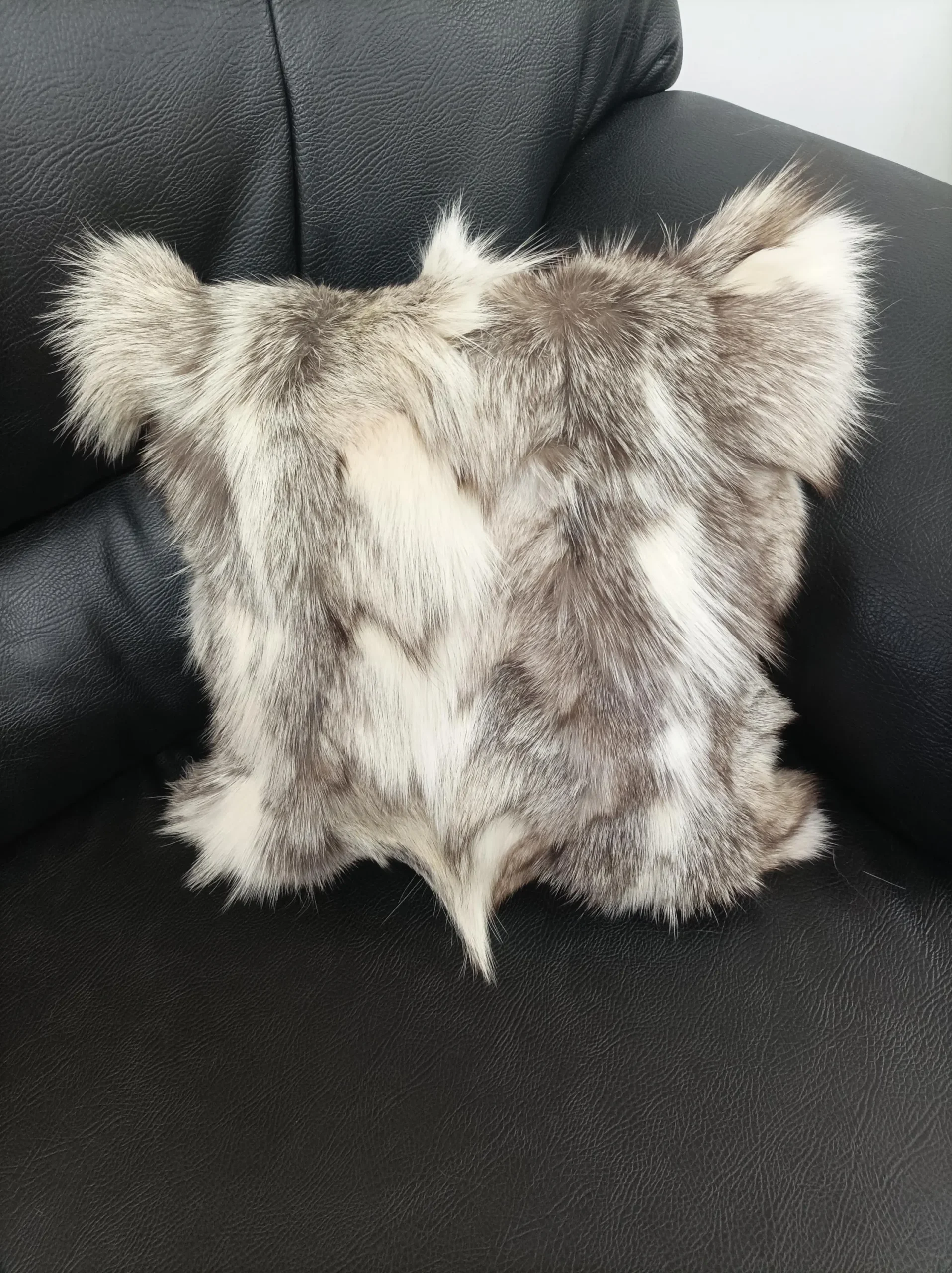 Real fox fur pillow ,natural color, Home warmer - Image 4