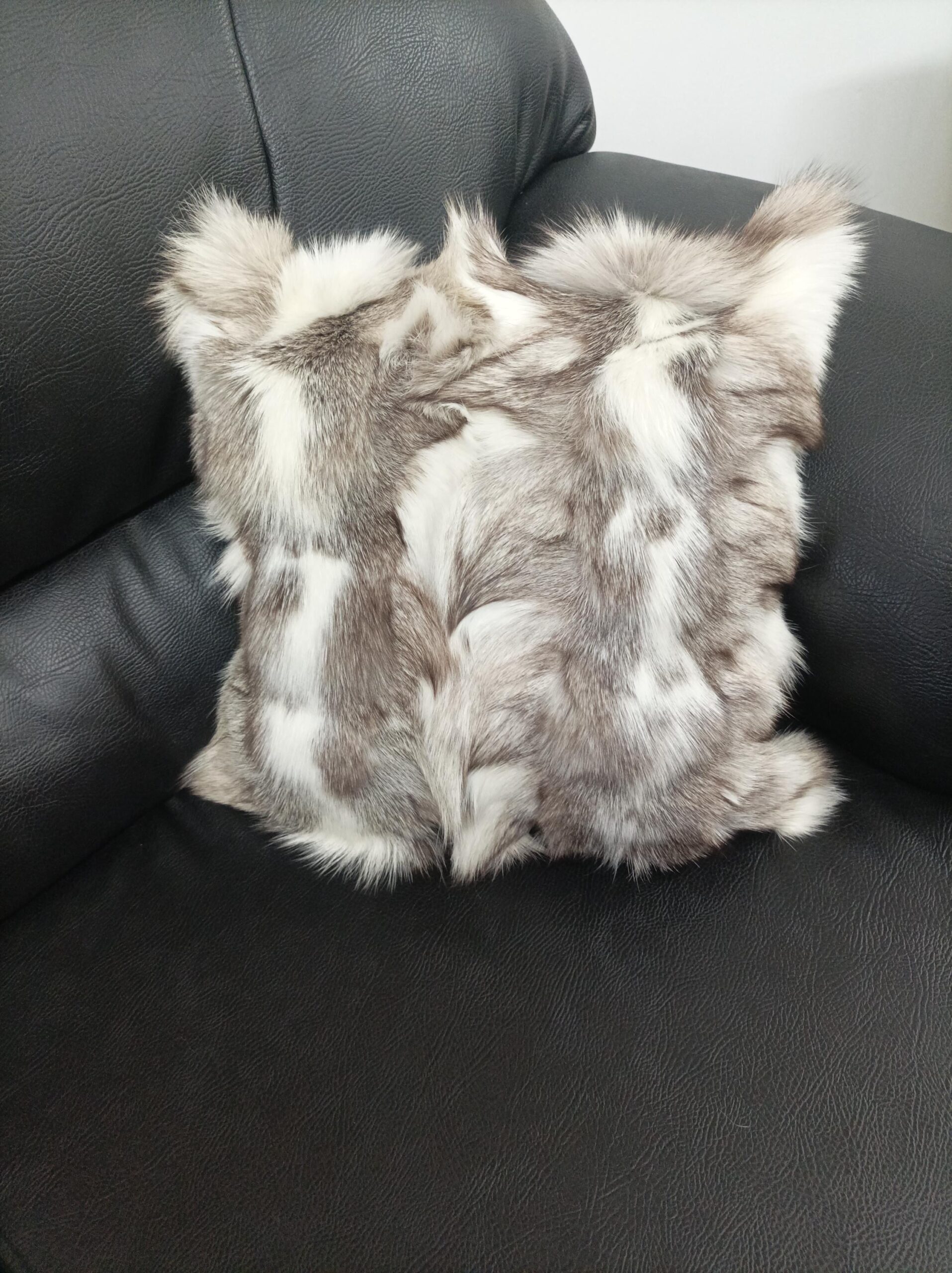 Real fox fur pillow ,natural color, Home warmer - Image 3