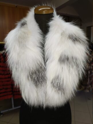 Platinum Fox Fur Collar: Winter Coat Accessory