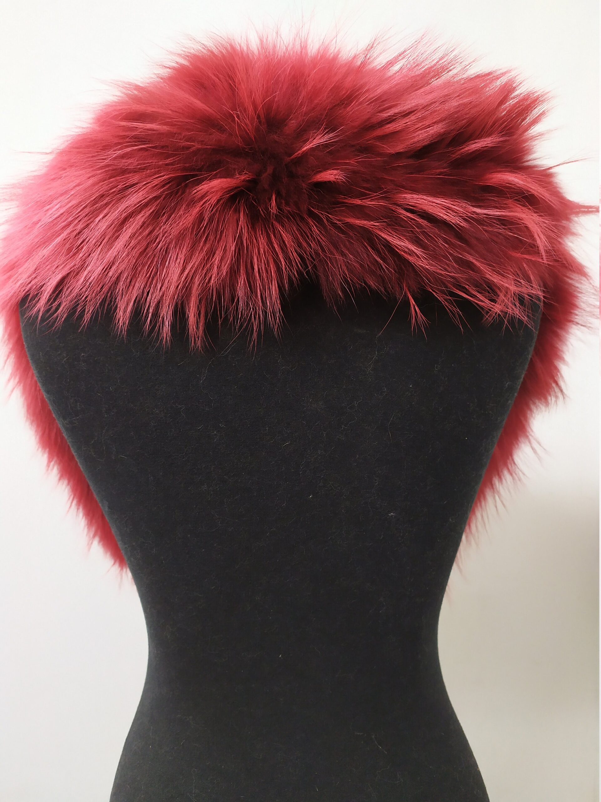 Red Finn Raccoon Fur Collar: Winter Coat Accessory - Image 2