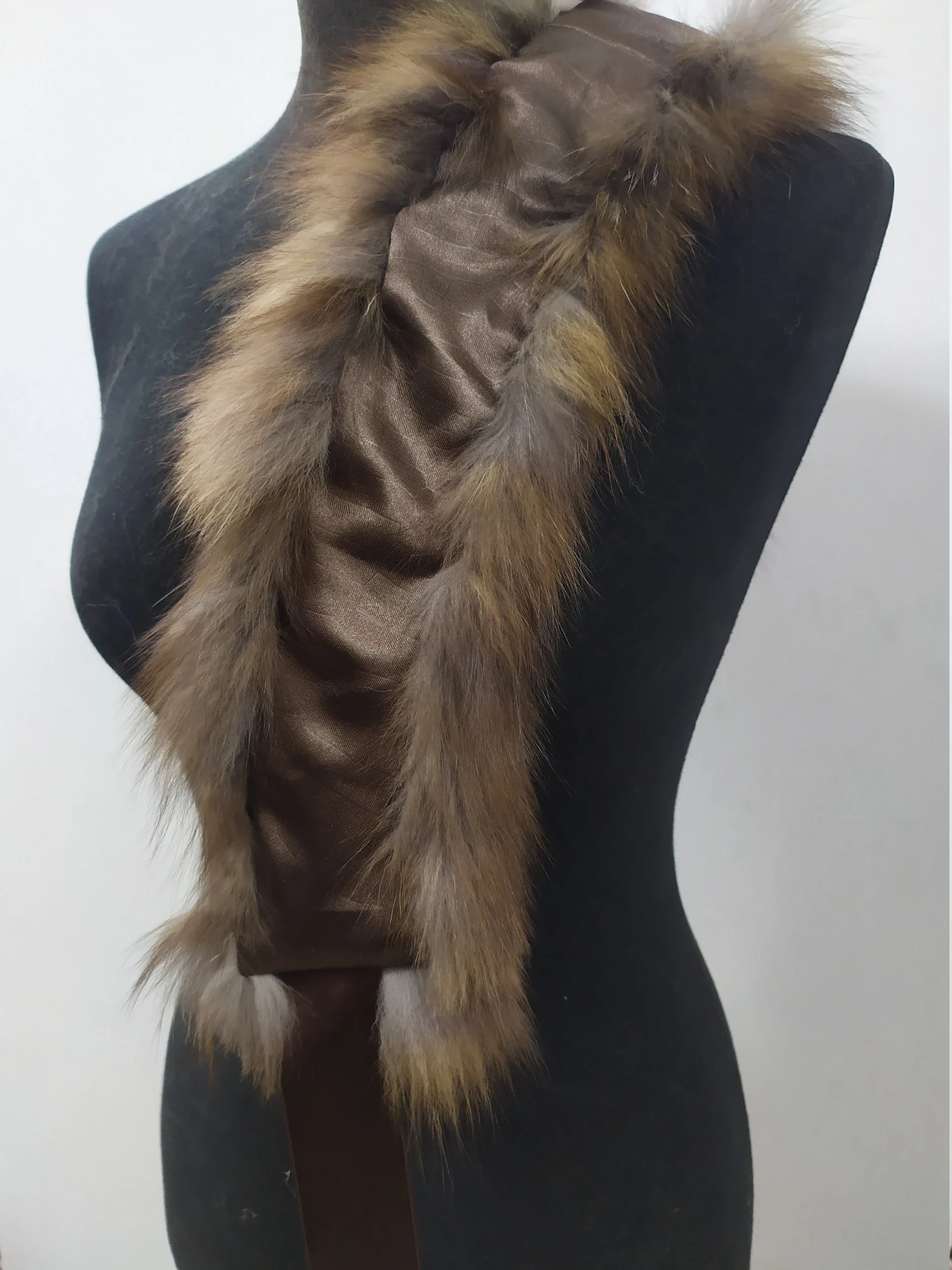 Brown Fox Fur Collar: Winter Coat Accessory (70cm) - Image 3