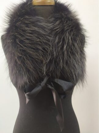Finn Raccoon Fur Collar: Dark Gray & Blue Winter Coat Accessory