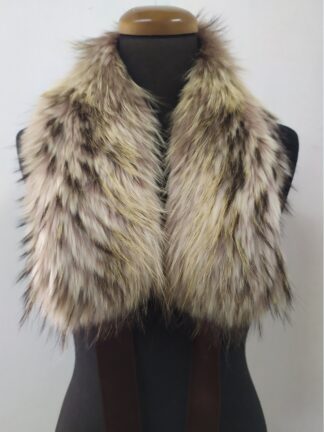 Finn Raccoon Fur Collar: Winter Coat Accessory