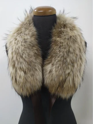 Finn Raccoon Fur Collar: Winter Coat Accessory