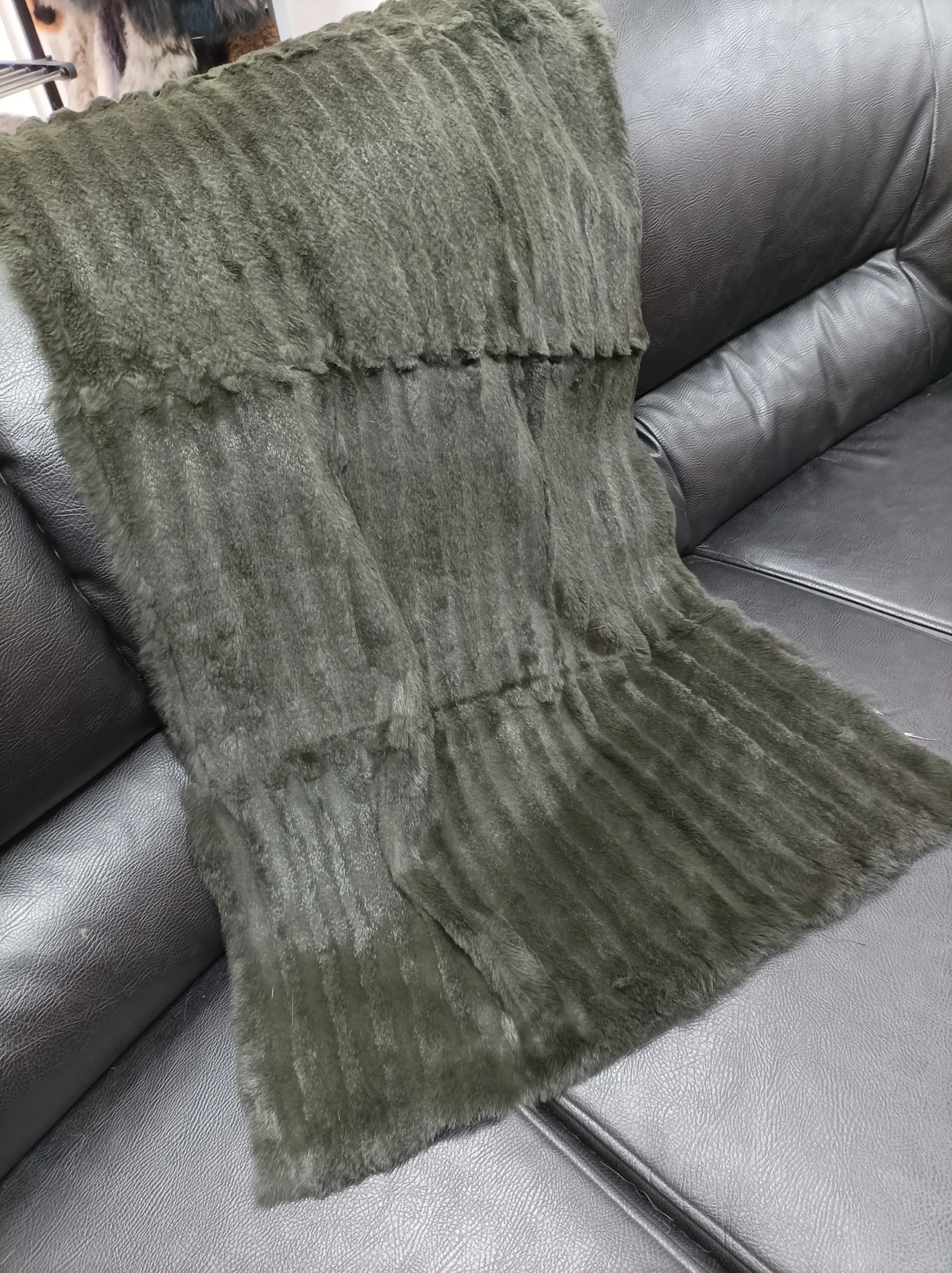 Real Rabbit fur shorn with patterns, green color, blanket throw, Home warmer - Image 4