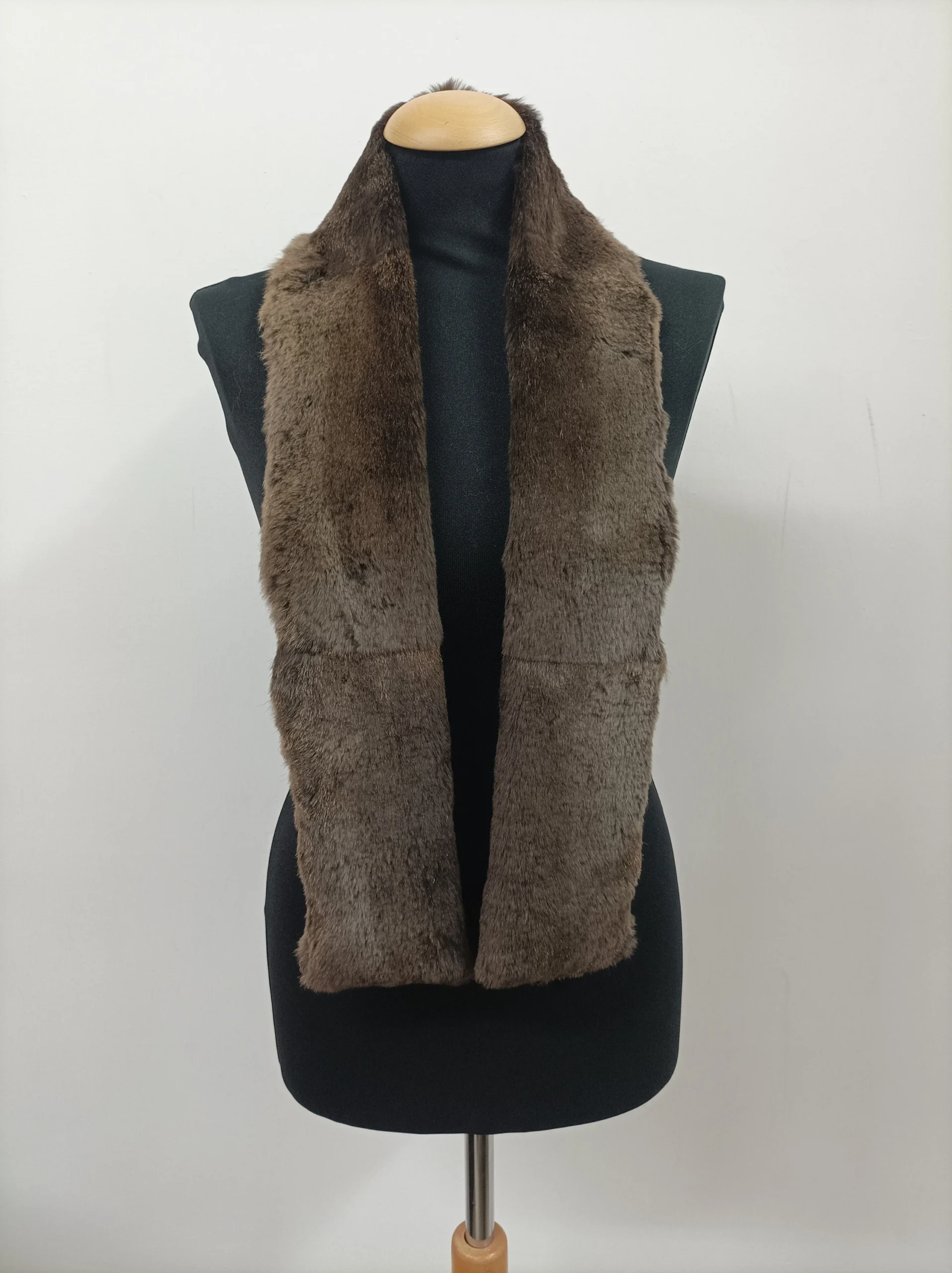 Brown Rabbit Fur Scarf: Unisex Winter Accessory - Image 2