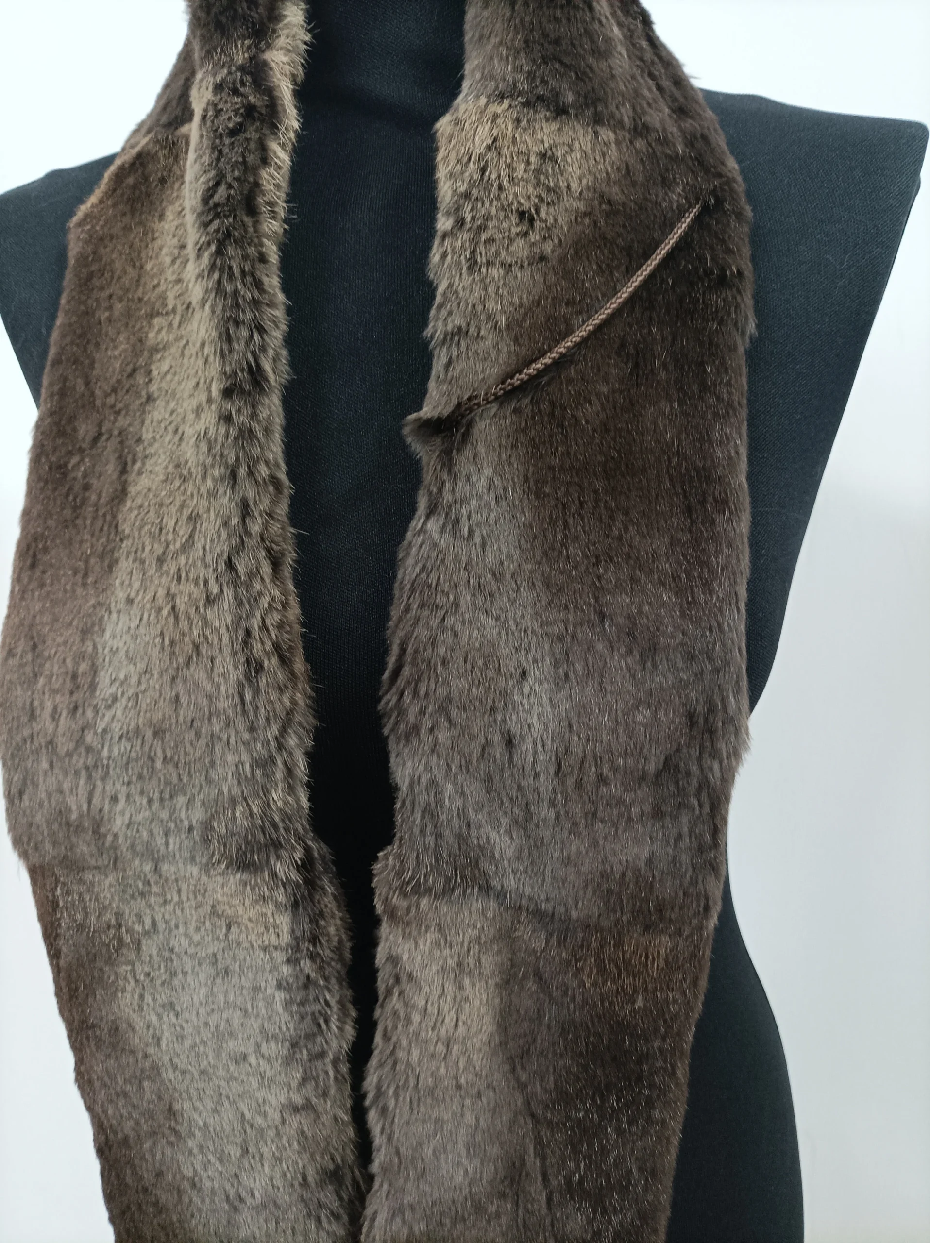 Brown Rabbit Fur Scarf: Unisex Winter Accessory - Image 3